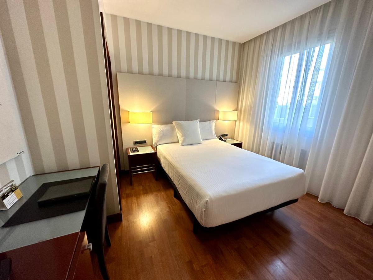 Economy Double Room,723926479:JPEG