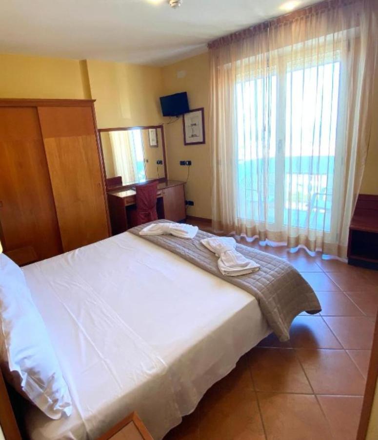 Superior Double or Twin Room Sea View,1251437263:JPEG