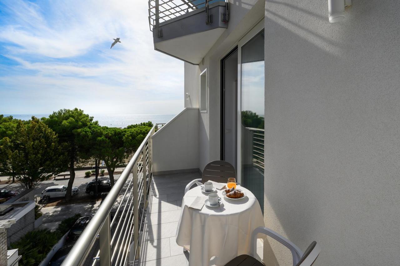 Luxury Triple Room,1498666447:JPEG
