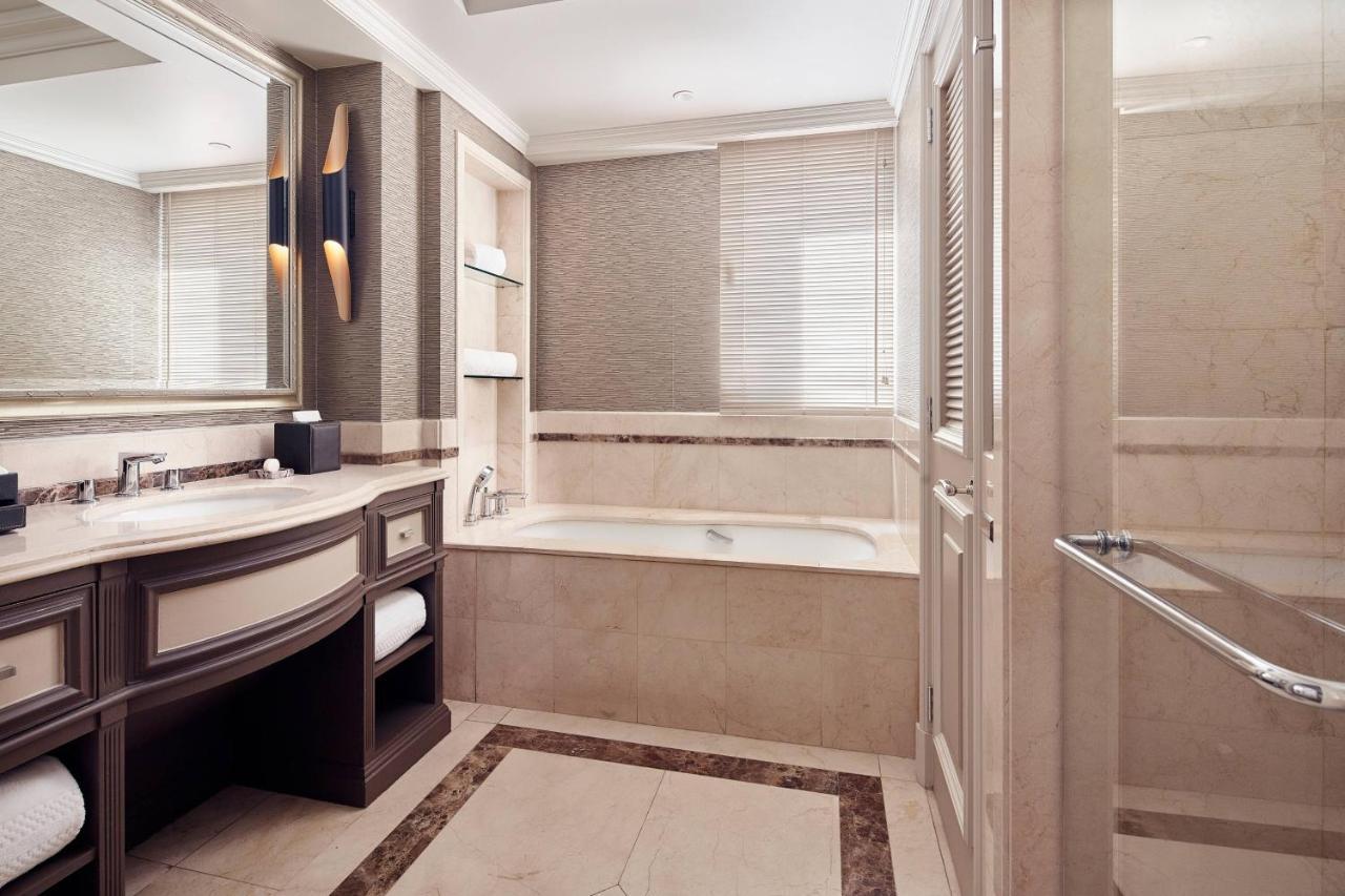 One-Bedroom Junior Suite Two Queen Beds