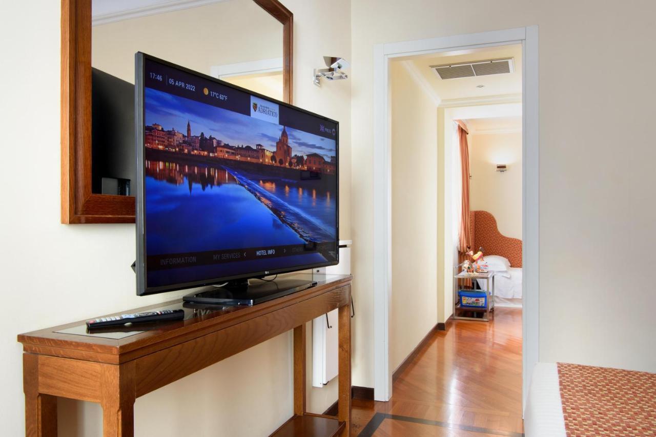 Family Room,1498694515:JPEG