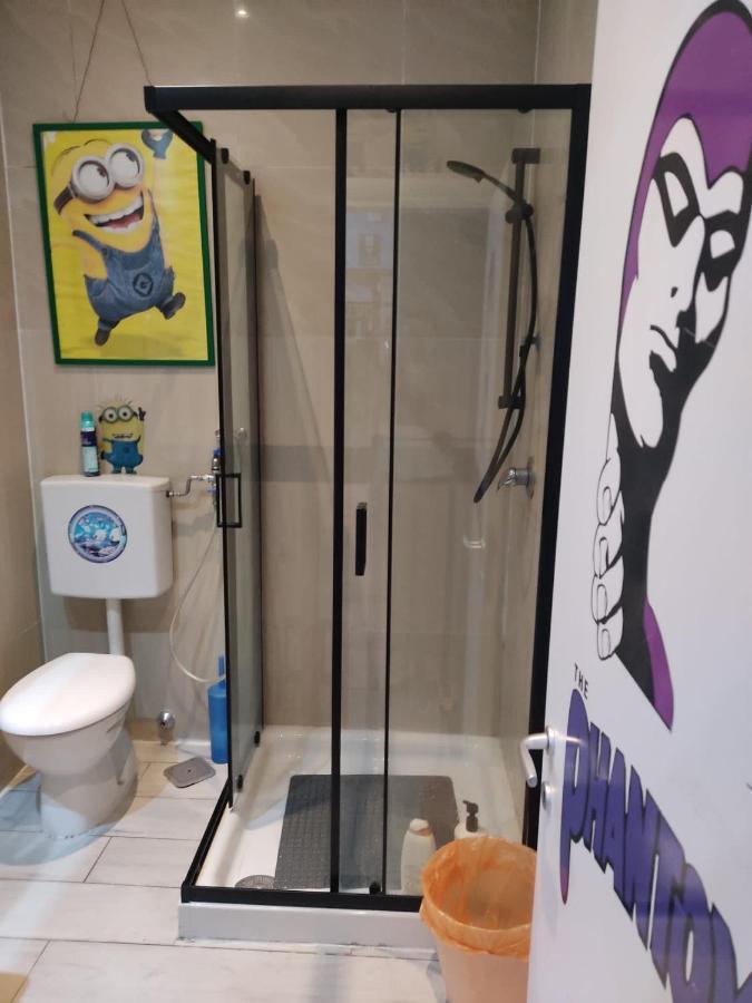 Double or Twin Room Private External Bathroom,1576732616:JPEG