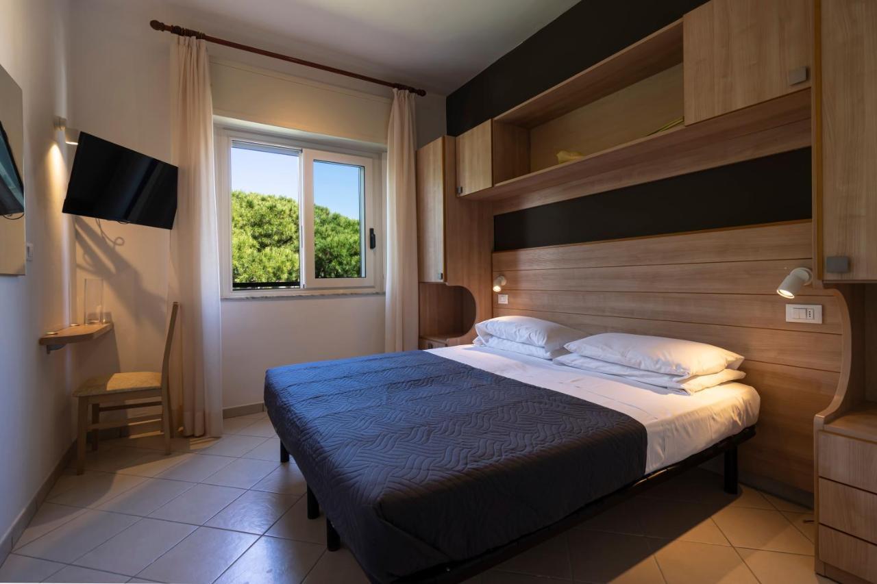 Economy Double or Twin Room,1529023315:JPEG