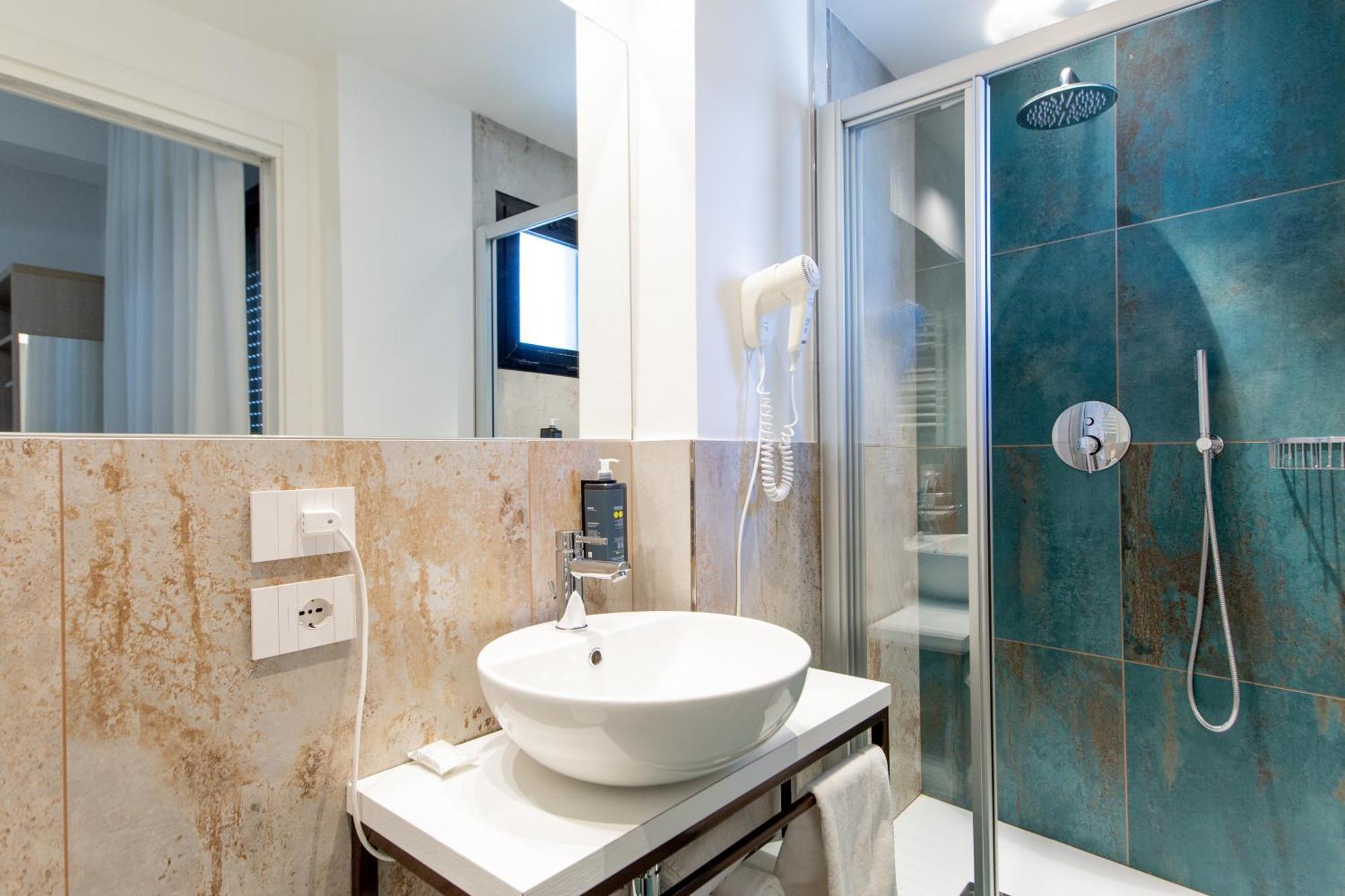 Superior Double or Twin Room,1498819969:JPEG