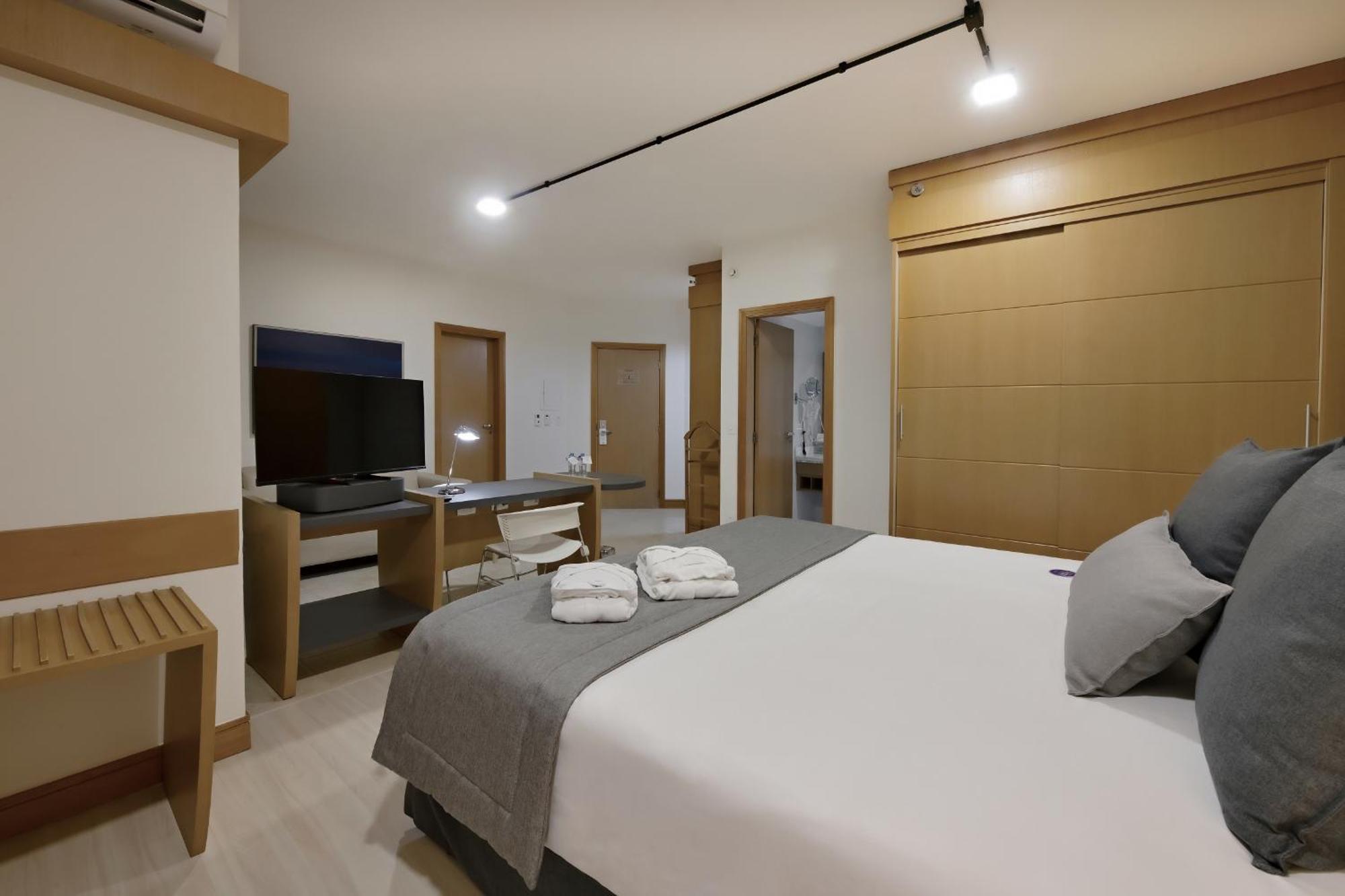 Superior King Suite,1498817224:JPEG