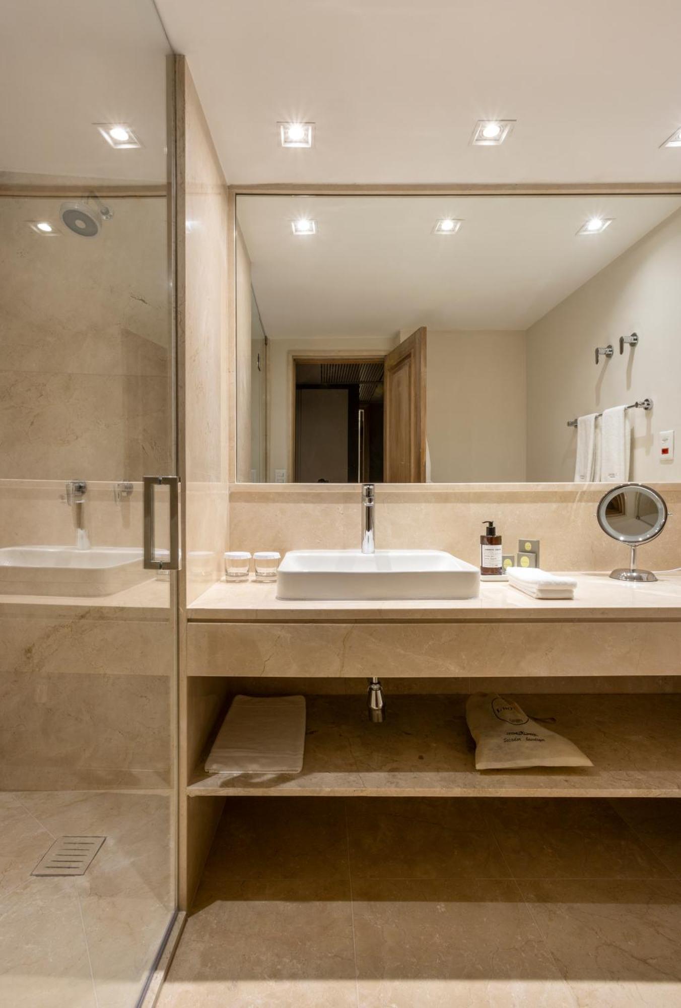 Executive Double Room with Balcony,1706797473:JPEG