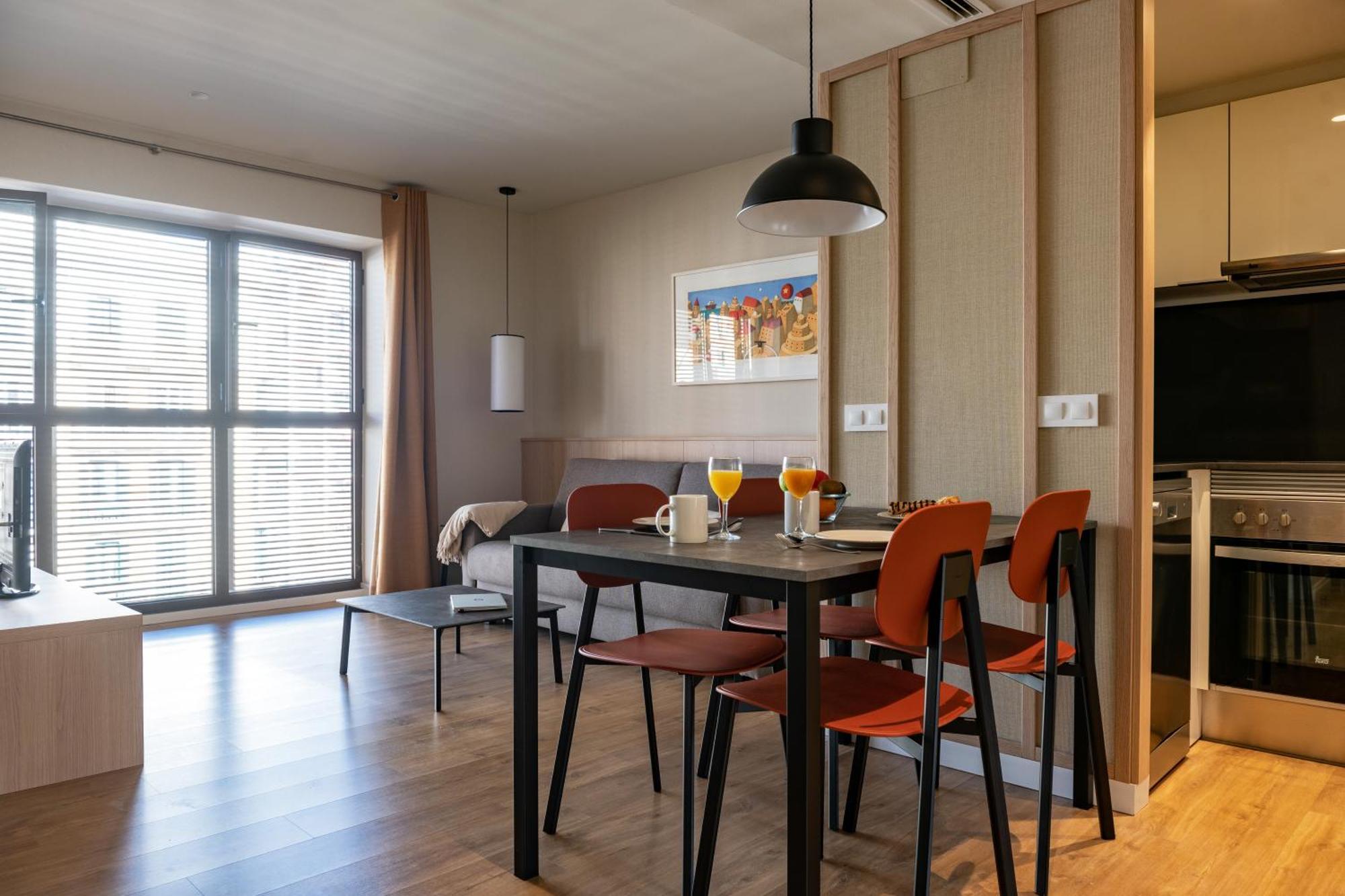 One-Bedroom Apartment,1498879222:JPEG