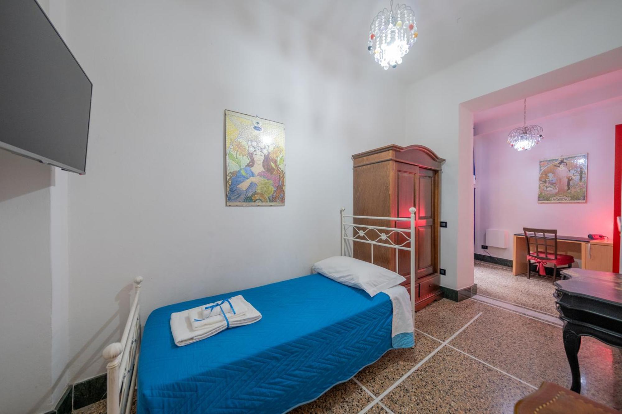 Single Room,452065365:JPEG