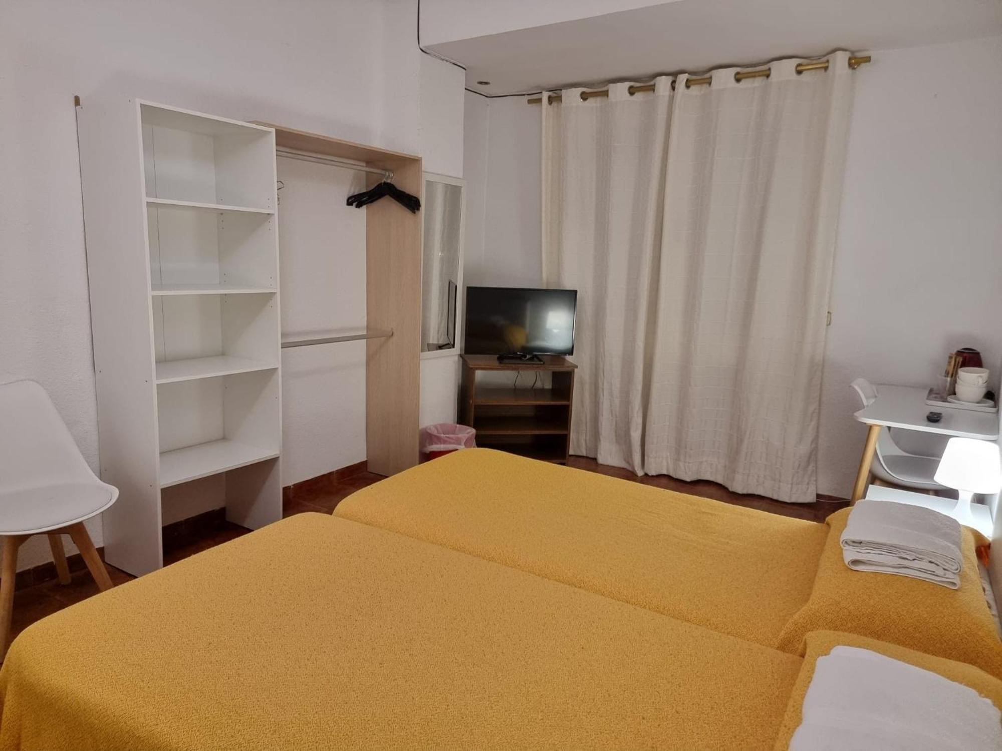 Basic Triple Room,1499869174:JPEG