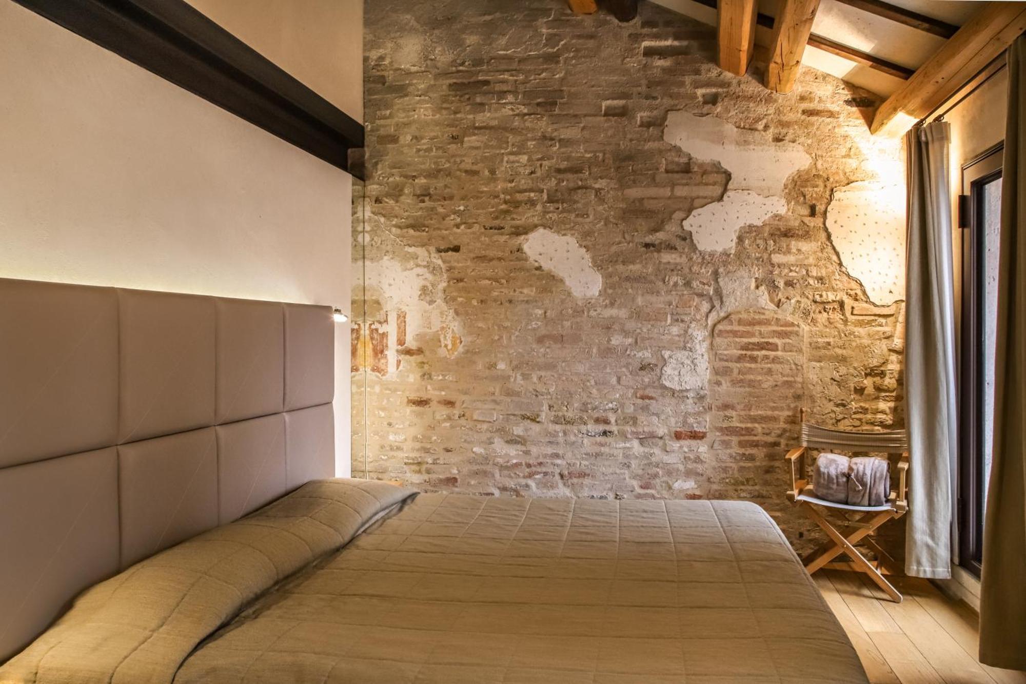 Double Room,1500235828:JPEG