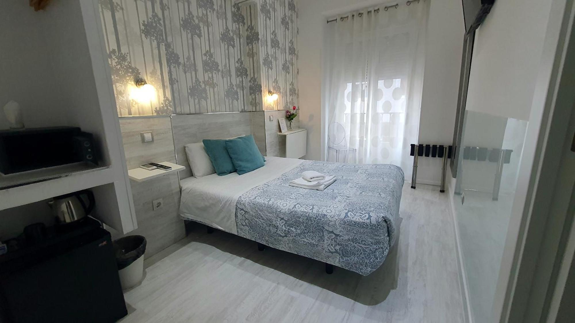 Small Double Room,1037170921:JPEG