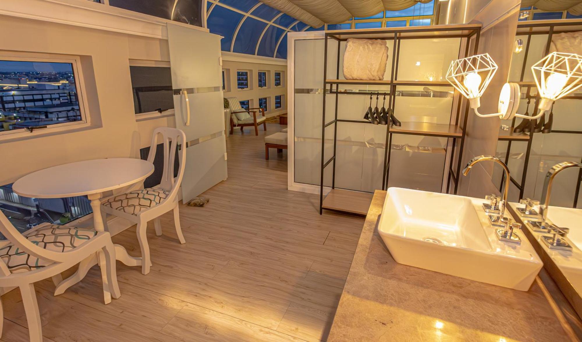 Suite City View