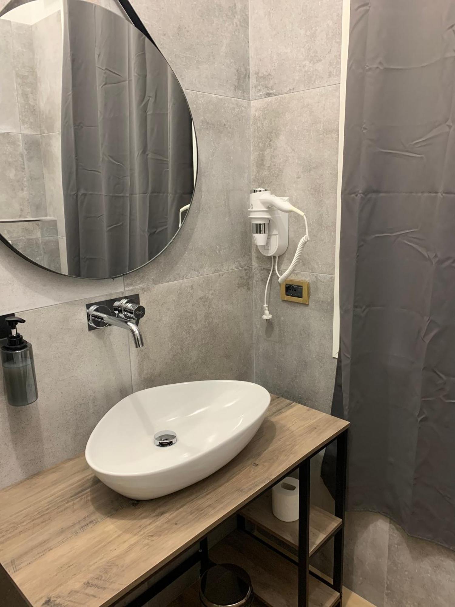 Double Room with Balcony and Private External Bathroom,1499234335:JPEG