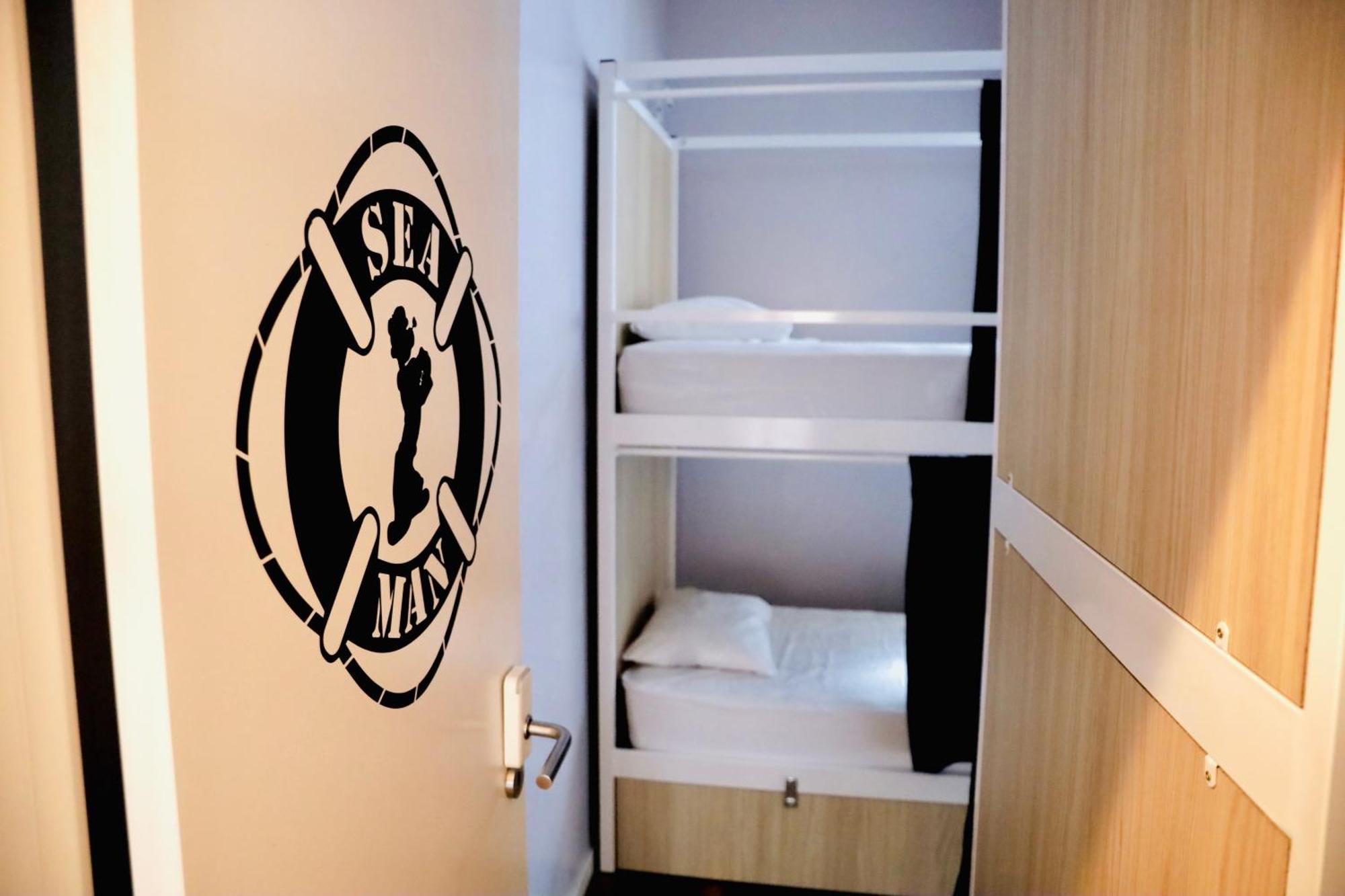 Bed 8-Bed Dormitory Room,1742961822:JPEG