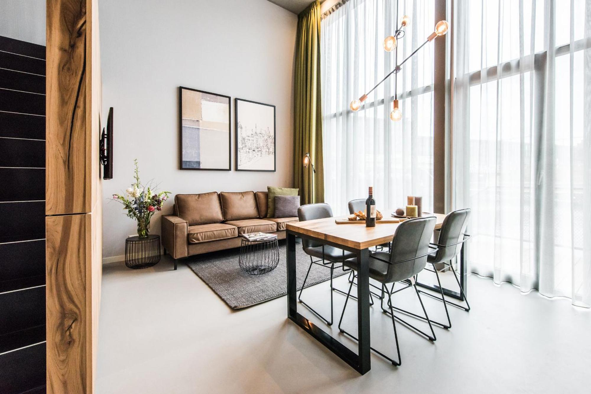 Large 1 Bedroom Apartment Canal view Duplex,633310152:JPEG