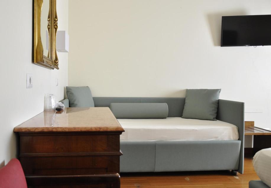 Double or Twin Room Extra Bed,1499643064:JPEG