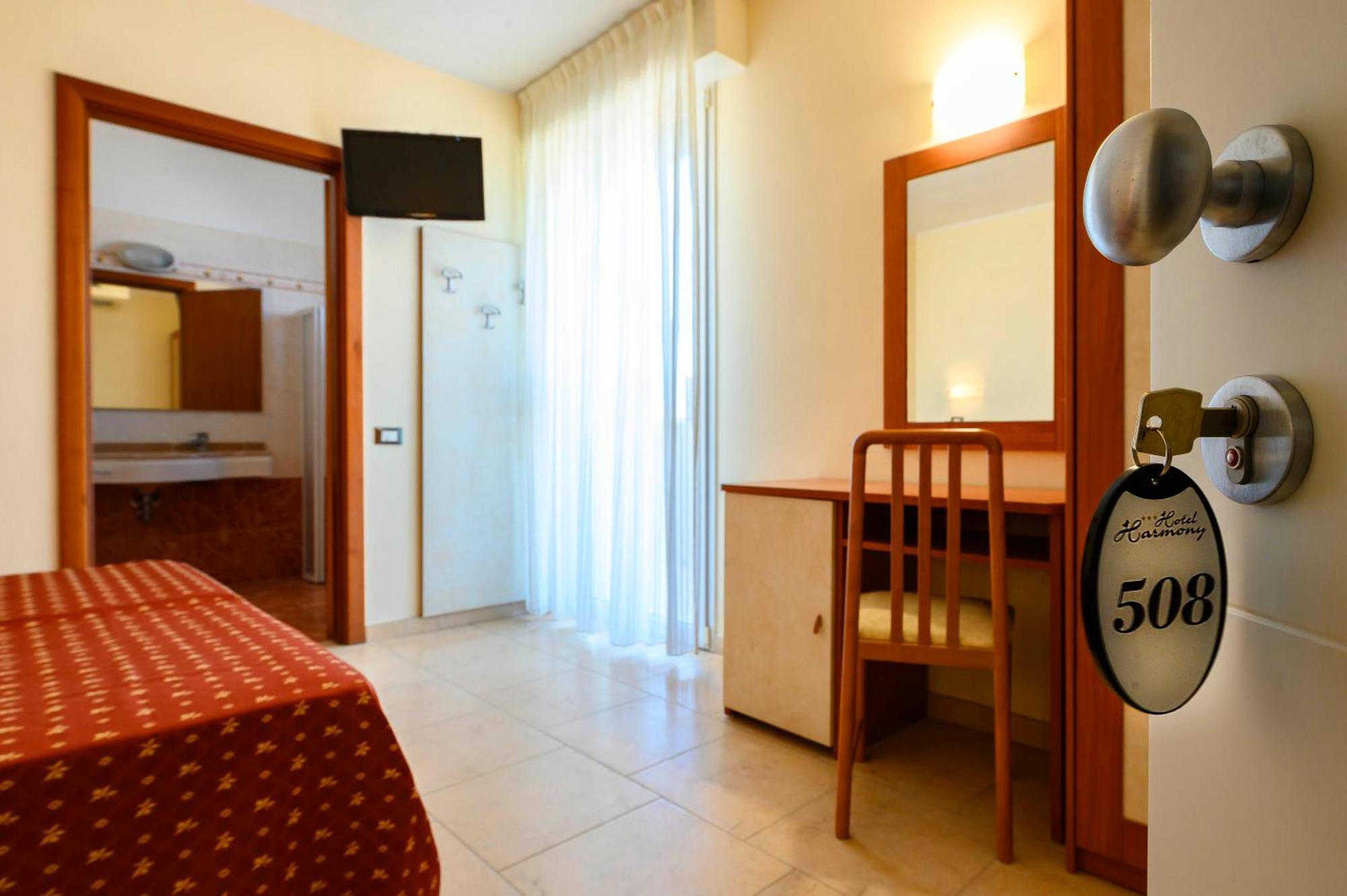 Standard Double or Twin Room Sea View,1499996698:JPEG