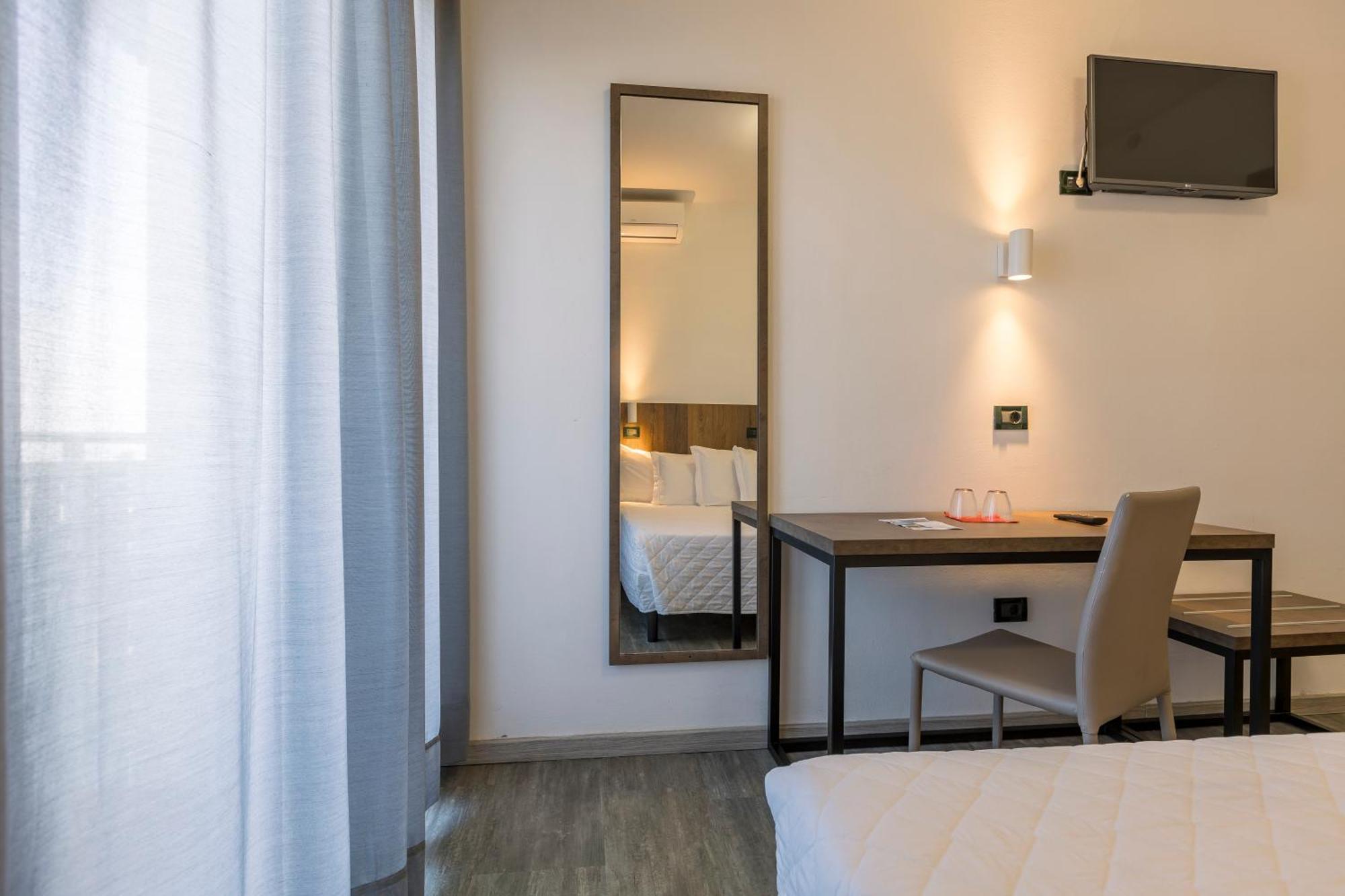 Quadruple Room Sea View,1742768176:JPEG