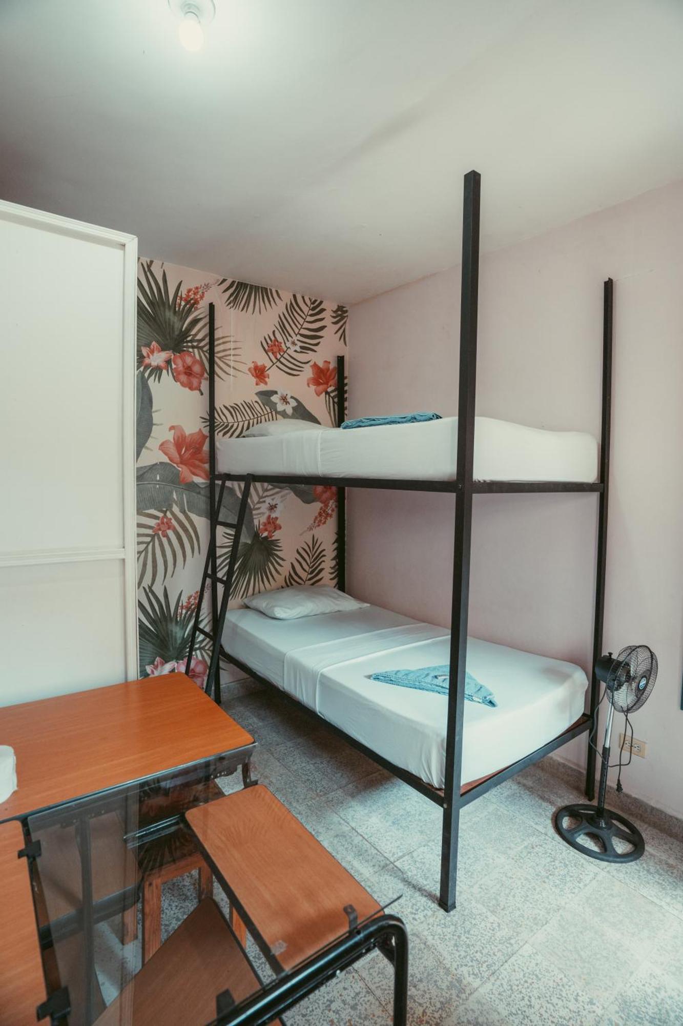 Twin Room,1503335143:JPEG