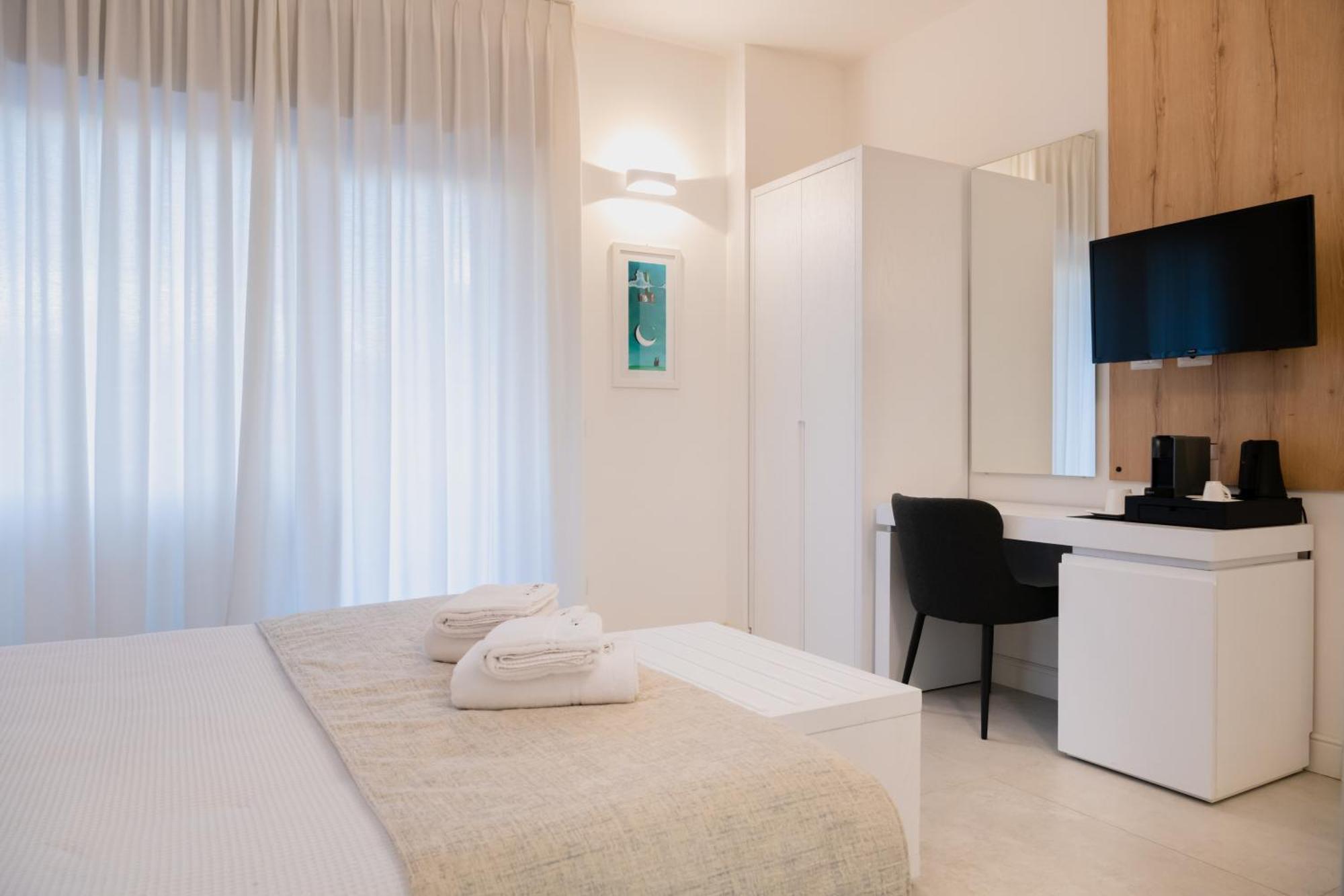 Double Room with Balcony,1501430956:JPEG