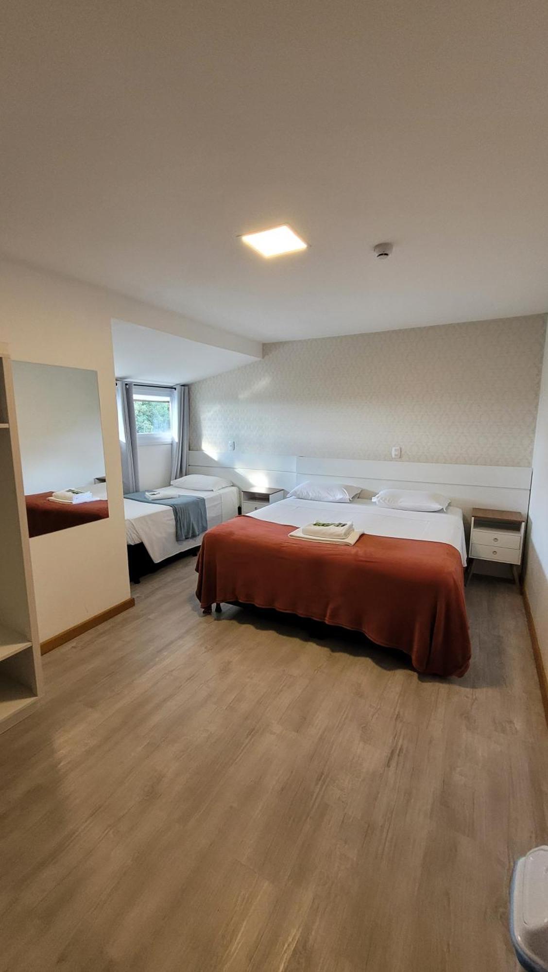 Quarto Triplo Cobertura