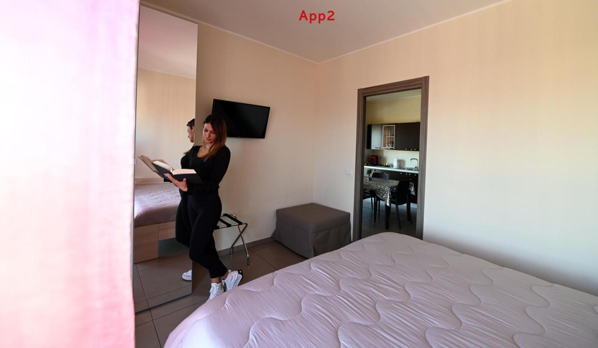 One-Bedroom Apartment,1500919114:JPEG