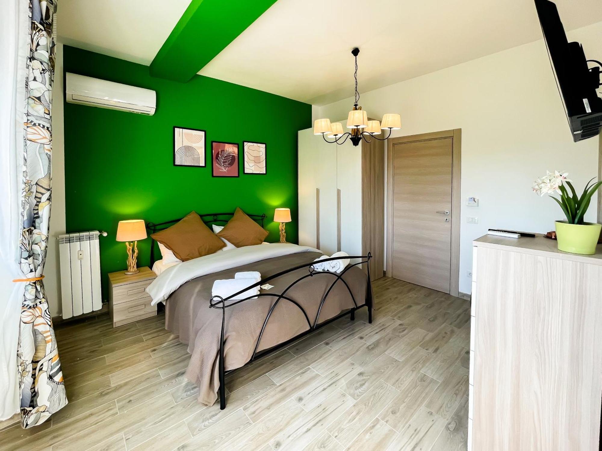 Double Room,1506957931:JPEG