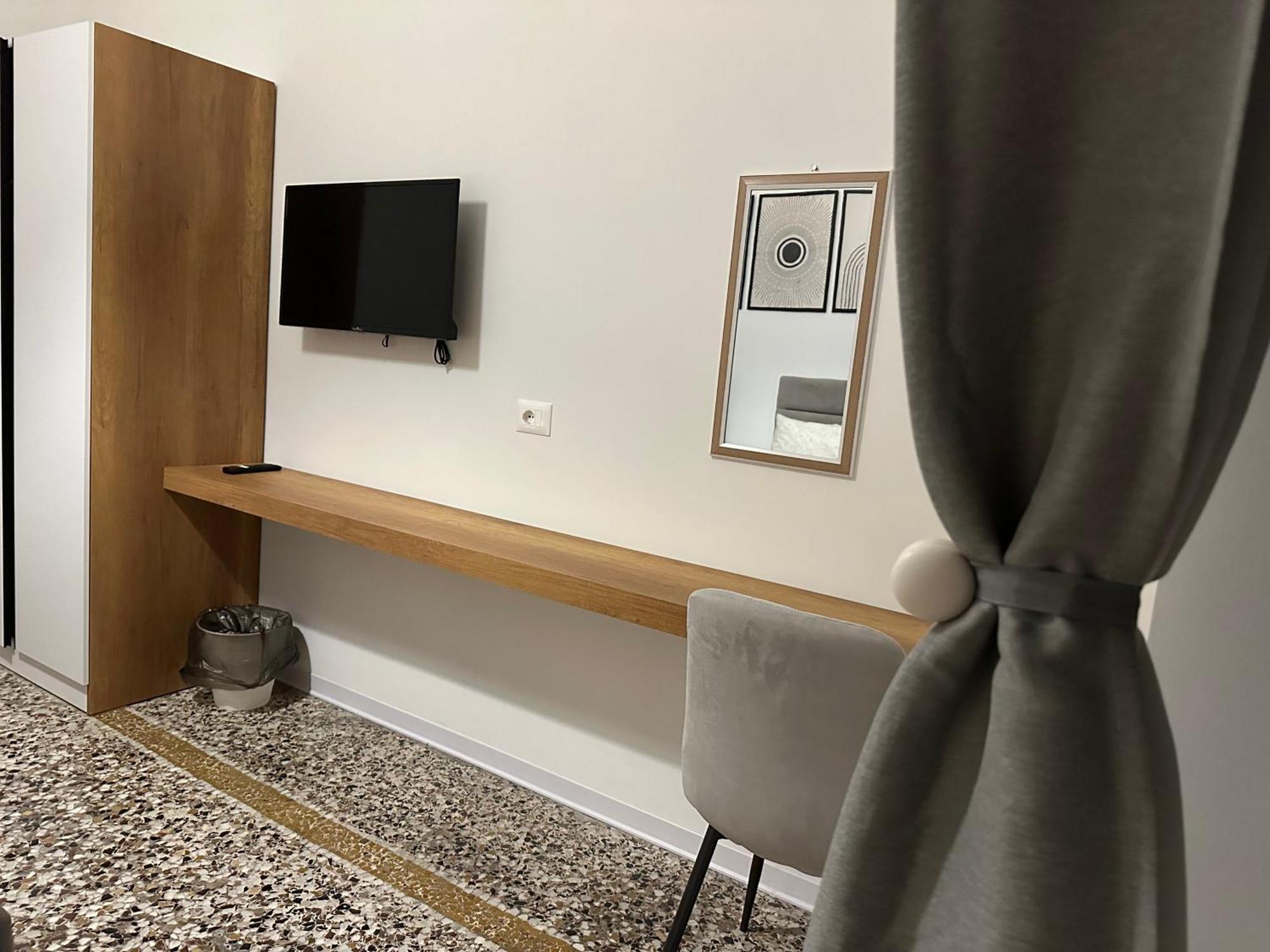 Double Room,1504558174:JPEG