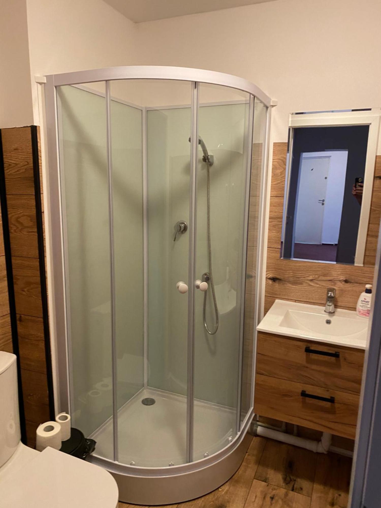 Twin Room,1503297436:JPEG