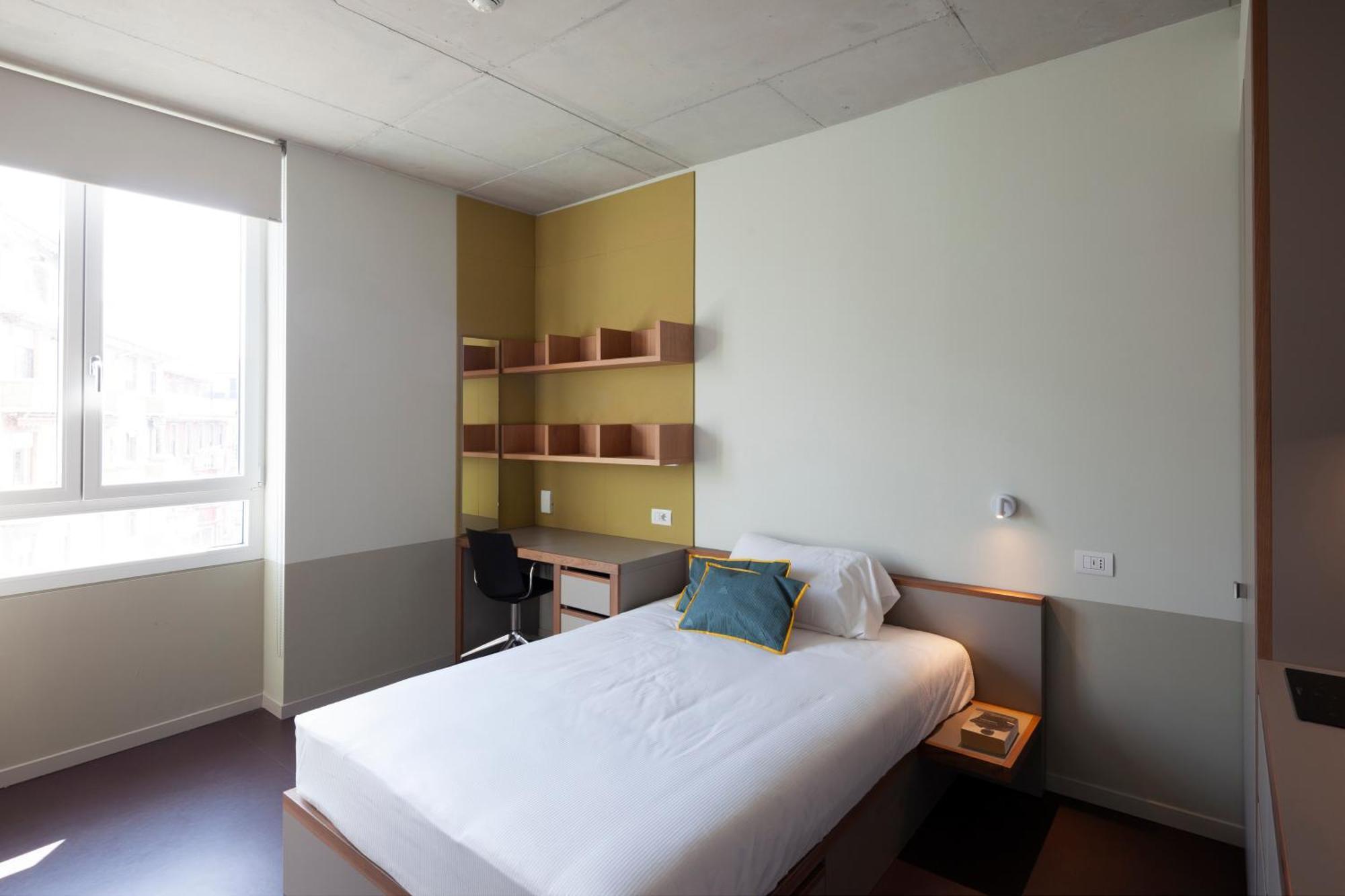 Deluxe Double Room,1380159107:JPEG