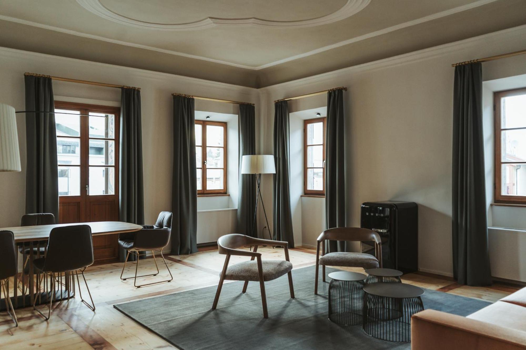 Deluxe Suite