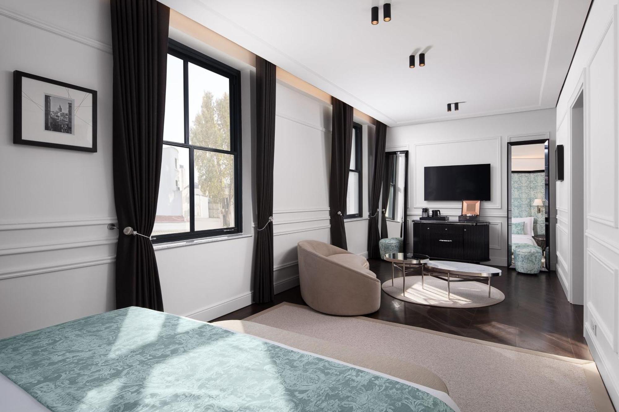 Grand Deluxe Room