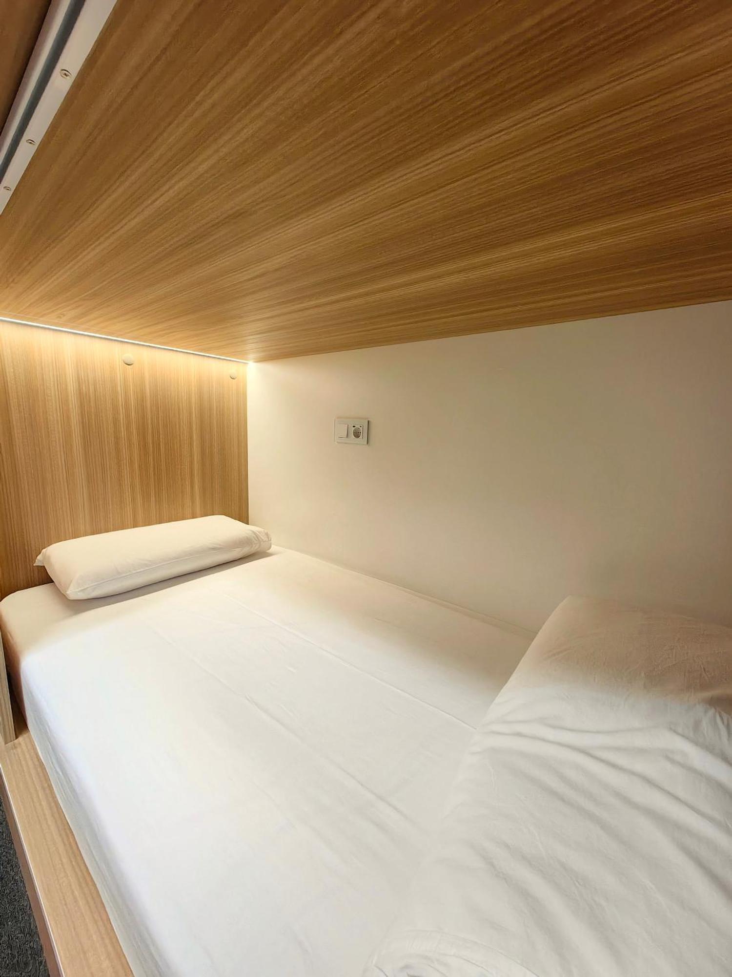 Bed 8-Bed Mixed Dormitory Room