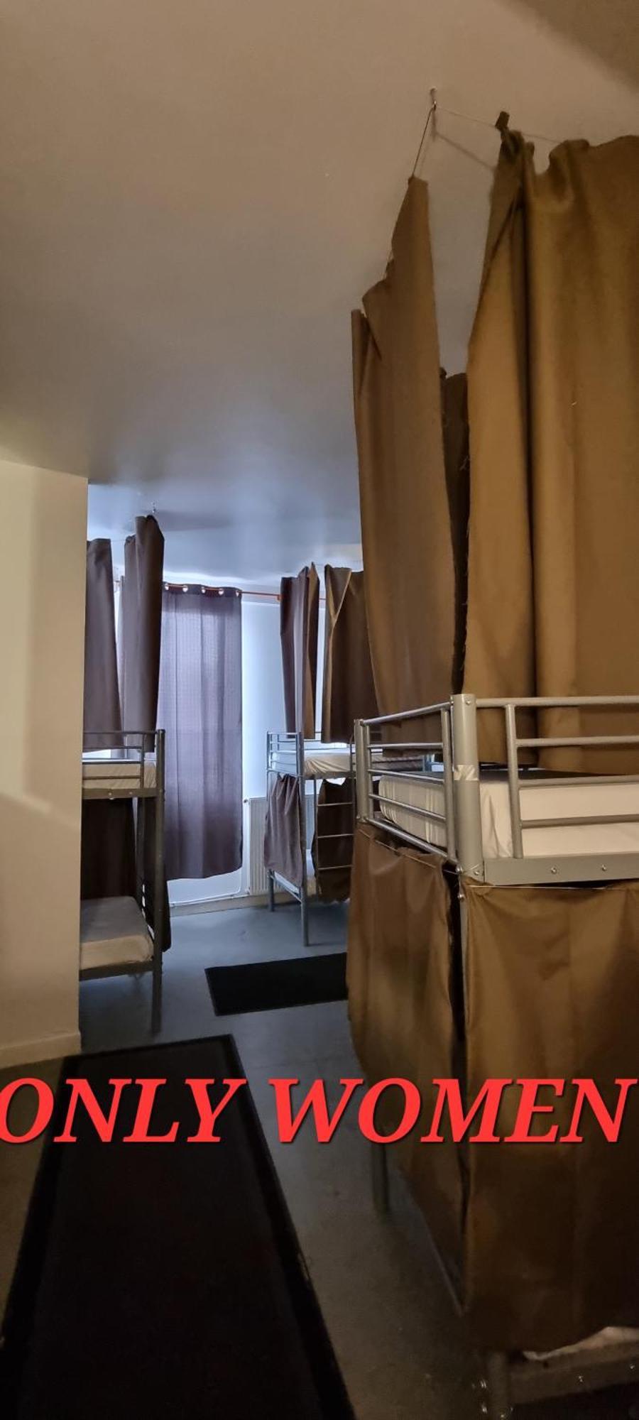 Single Bed Female Dormitory Room,1509884092:JPEG