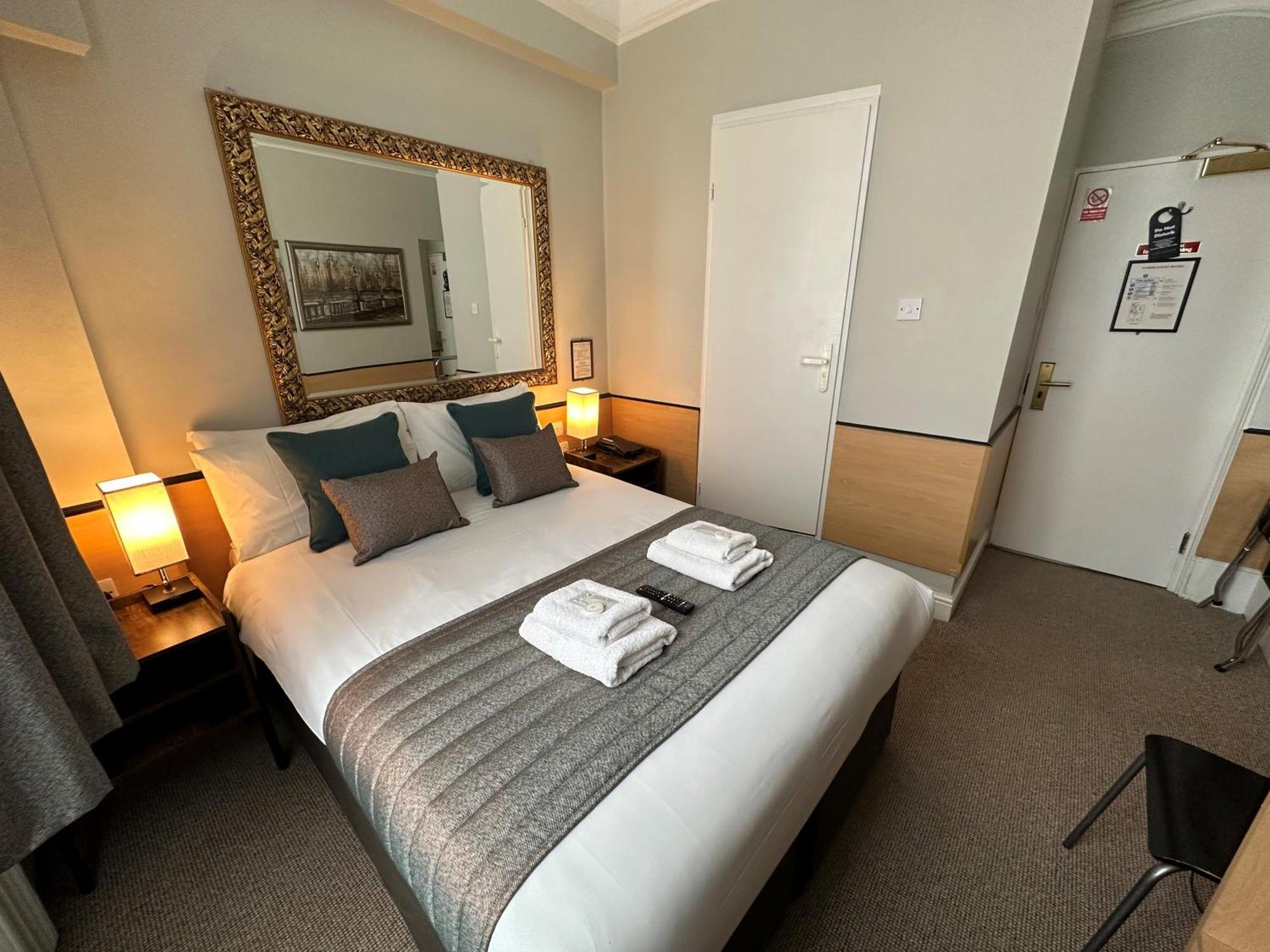 Compact Double Room,1516435339:JPEG
