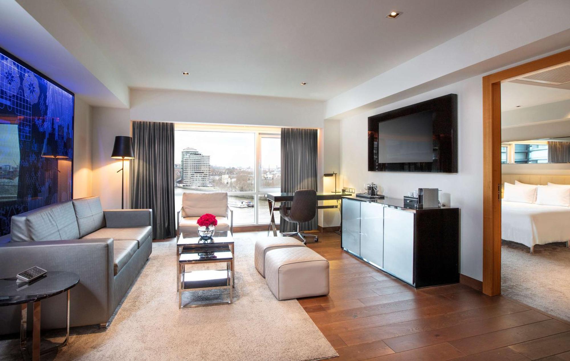 Suite de 1 Quarto com Kitchenette e Varanda - Vista do Rio