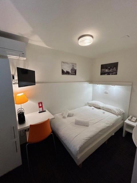 Single Room Souterrain (Bedsize 120 cm) Shared Toilet,1516412680:JPEG
