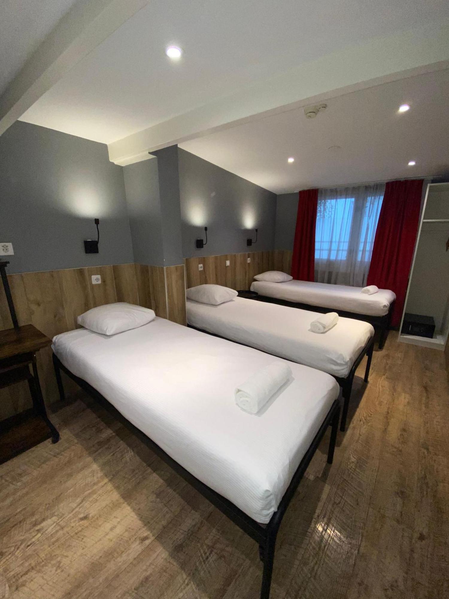 Triple Room,1563259774:JPEG