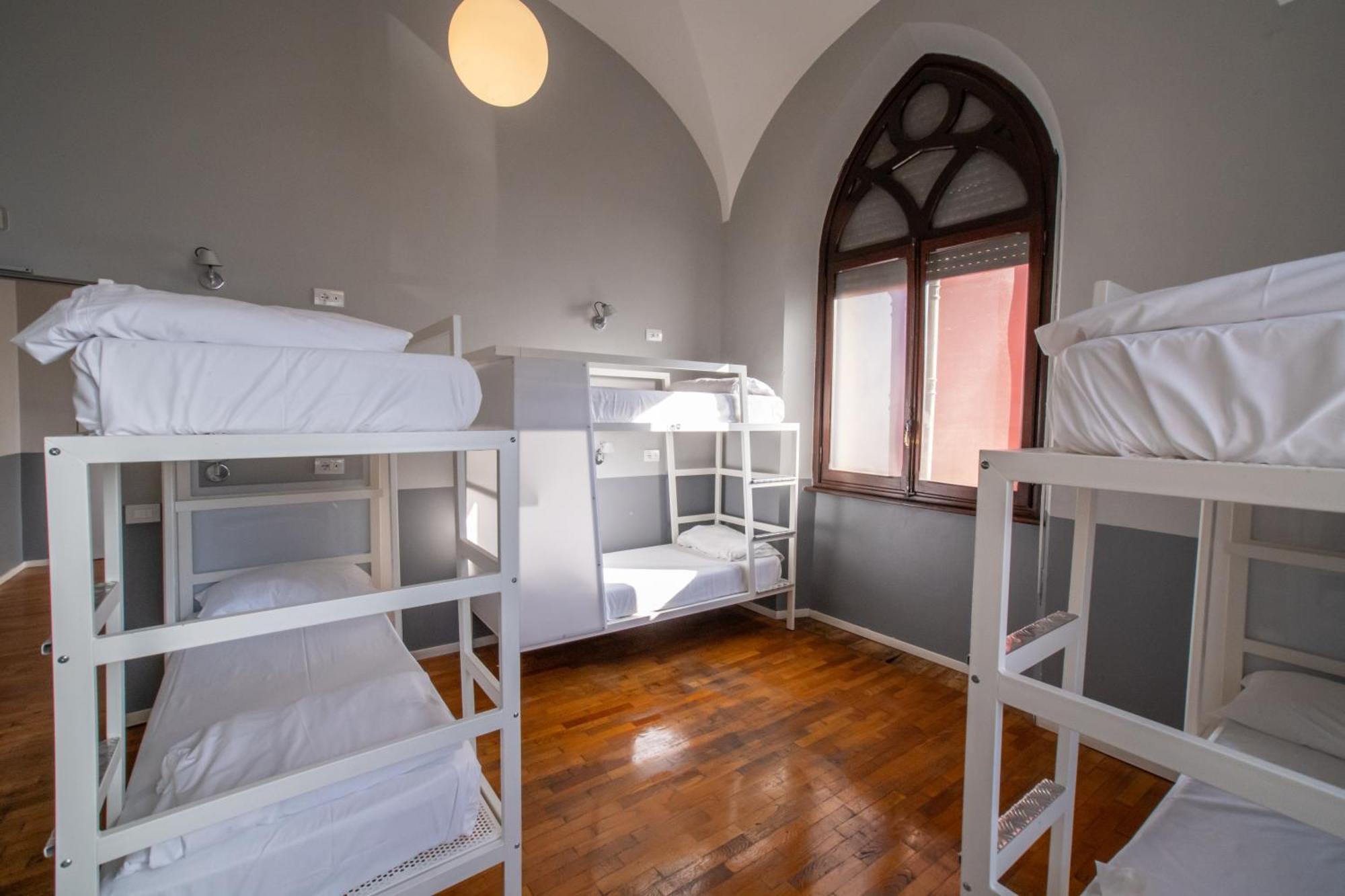 Bed 6-Bed Mixed Dormitory Room