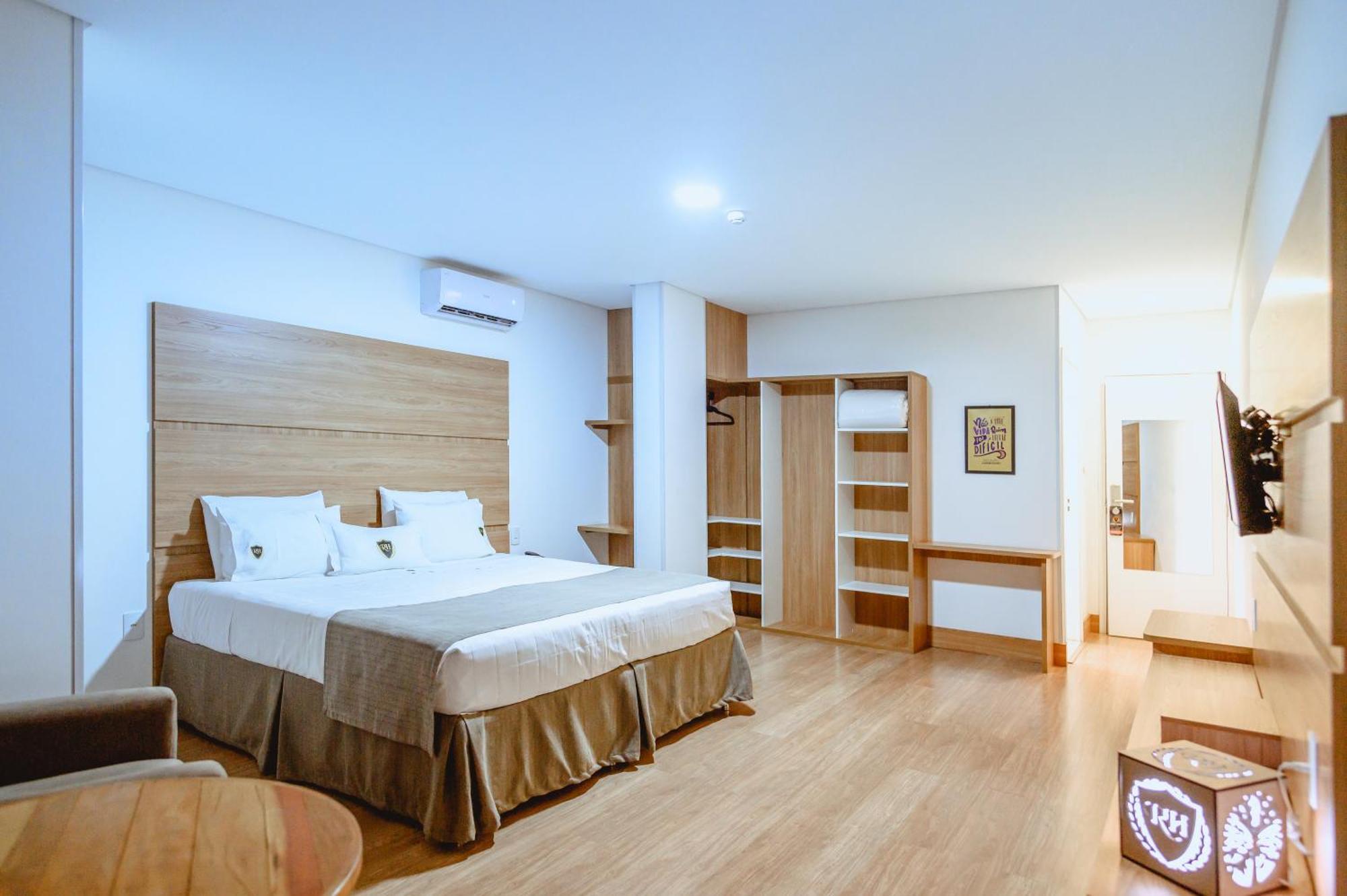 Superior King Suite,1517424493:JPEG
