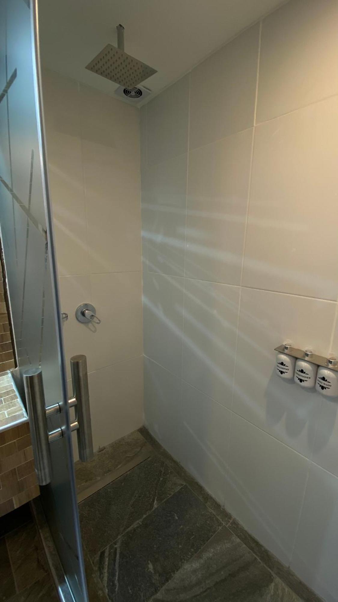 Deluxe Single Room,1518083653:JPEG