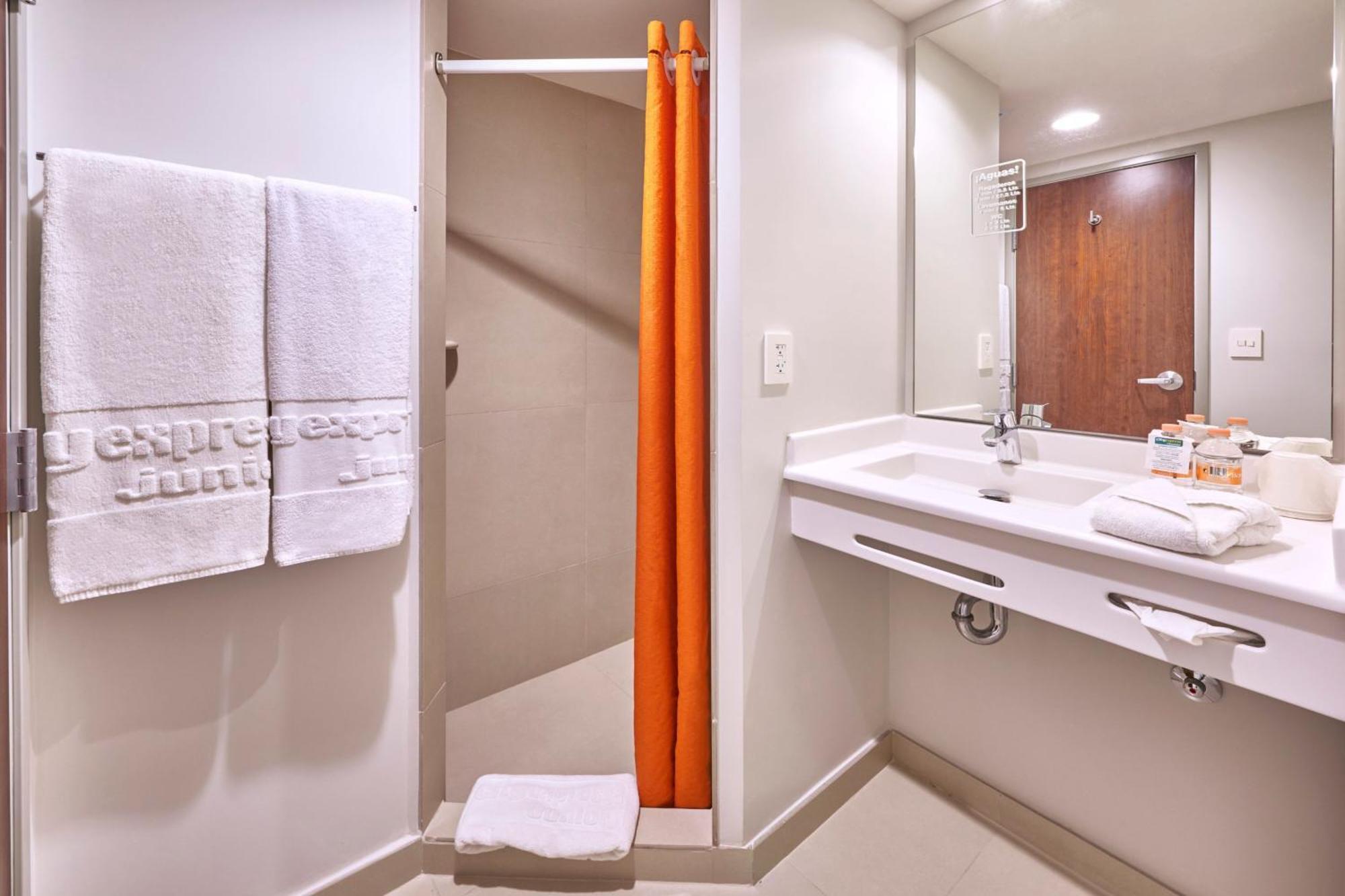 Single Room,1553212120:JPEG