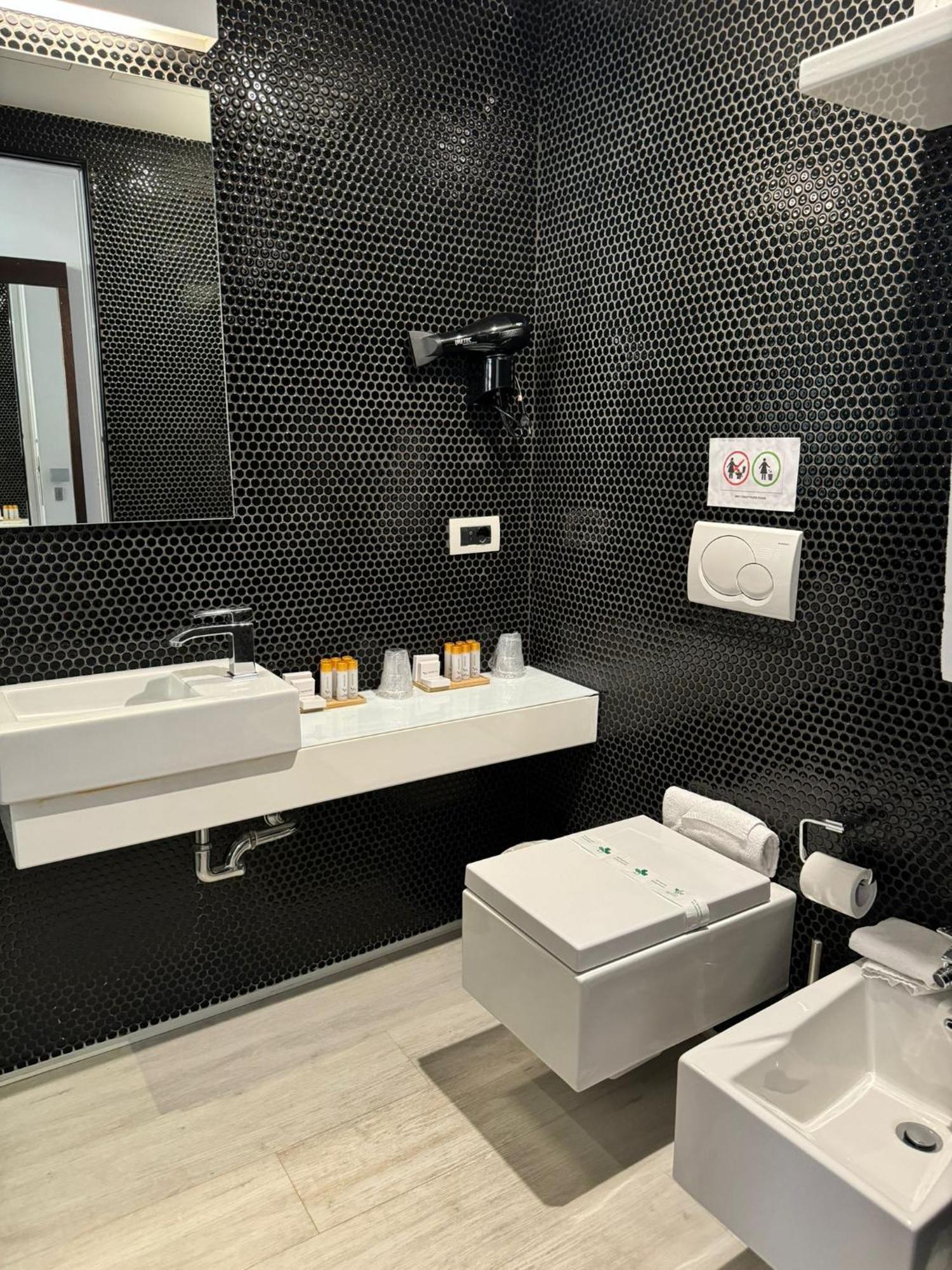 Standard Quadruple Room,1322328373:JPEG