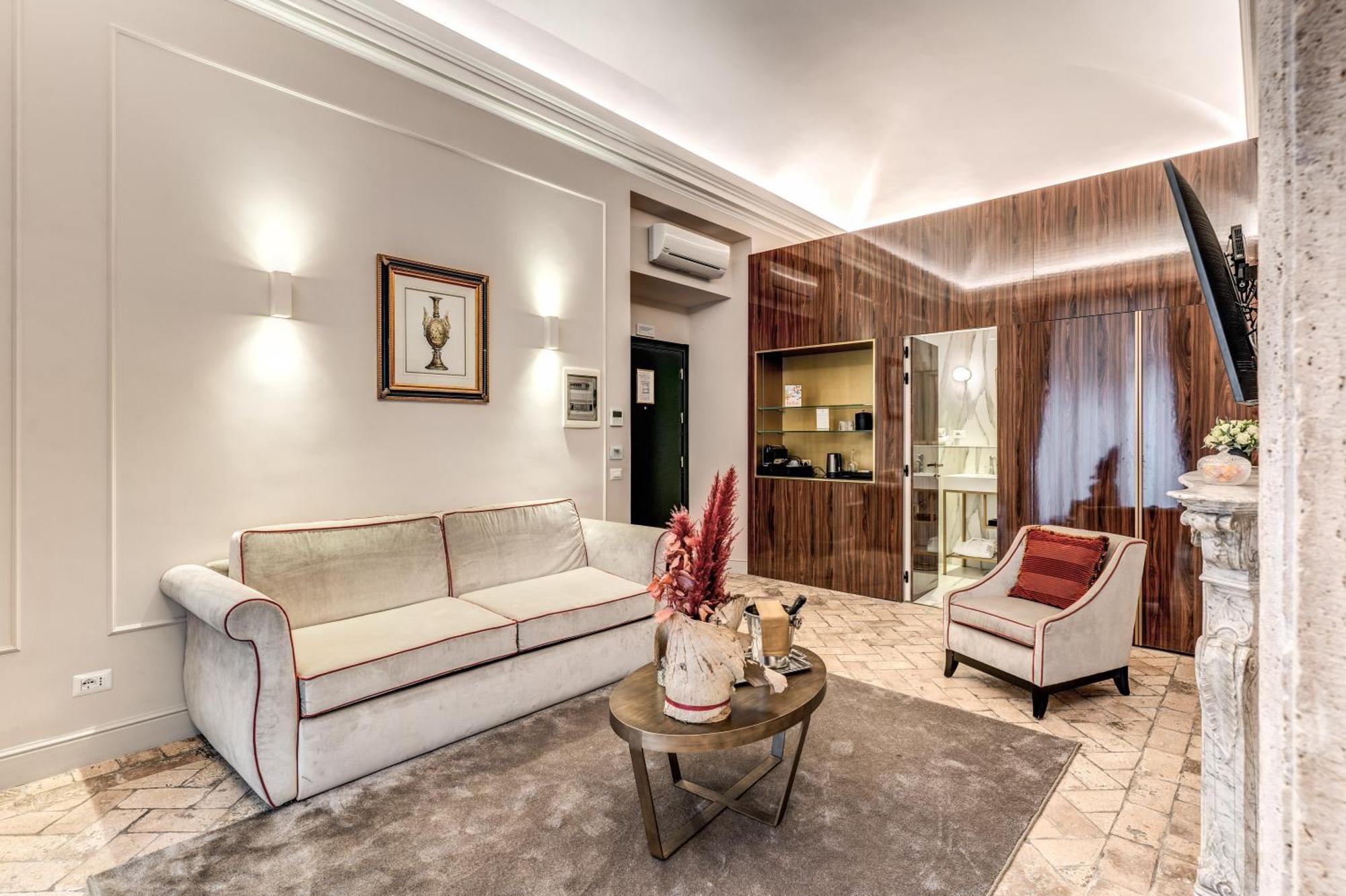 Deluxe King Suite
