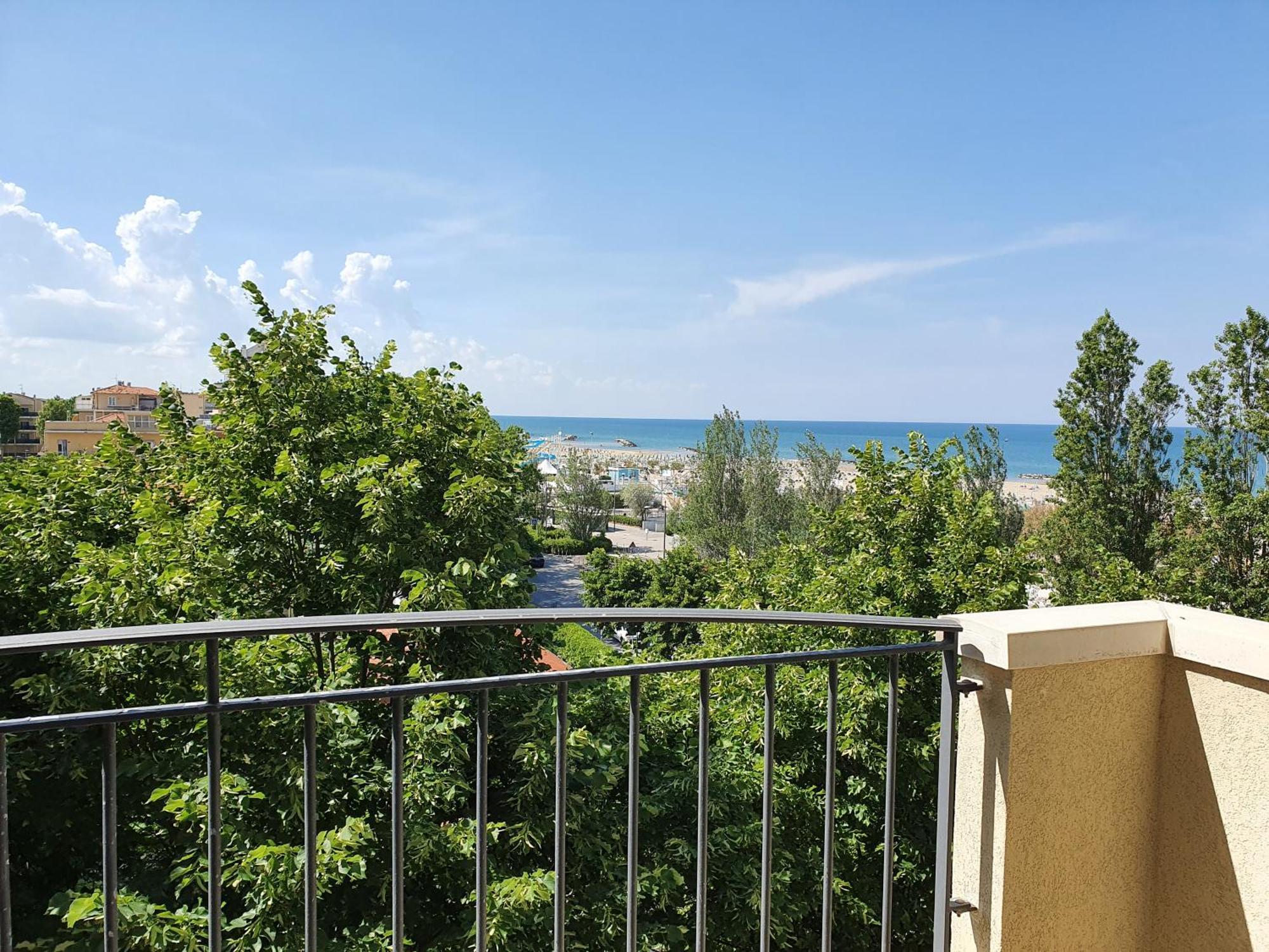 Double or Twin Room Sea View