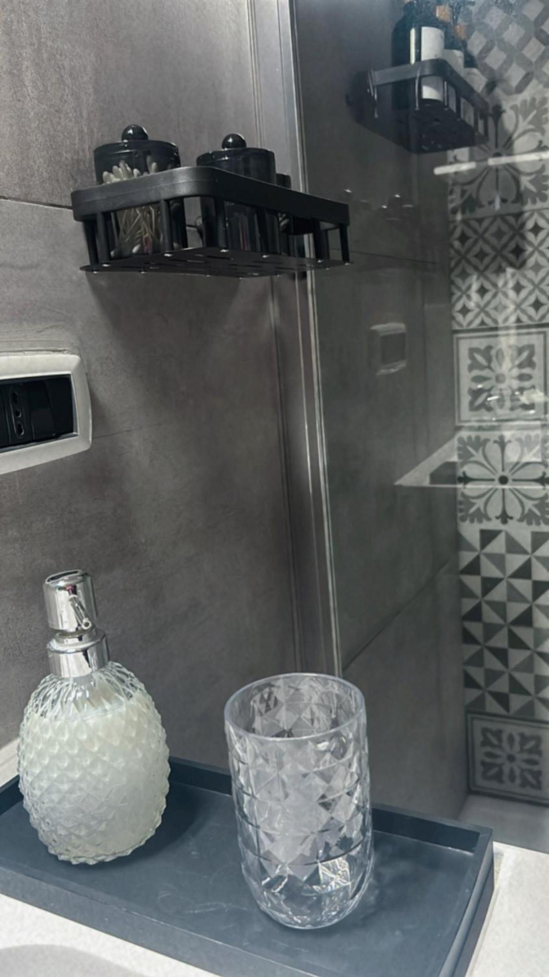 Quadruple Room Shower,1520018683:JPEG