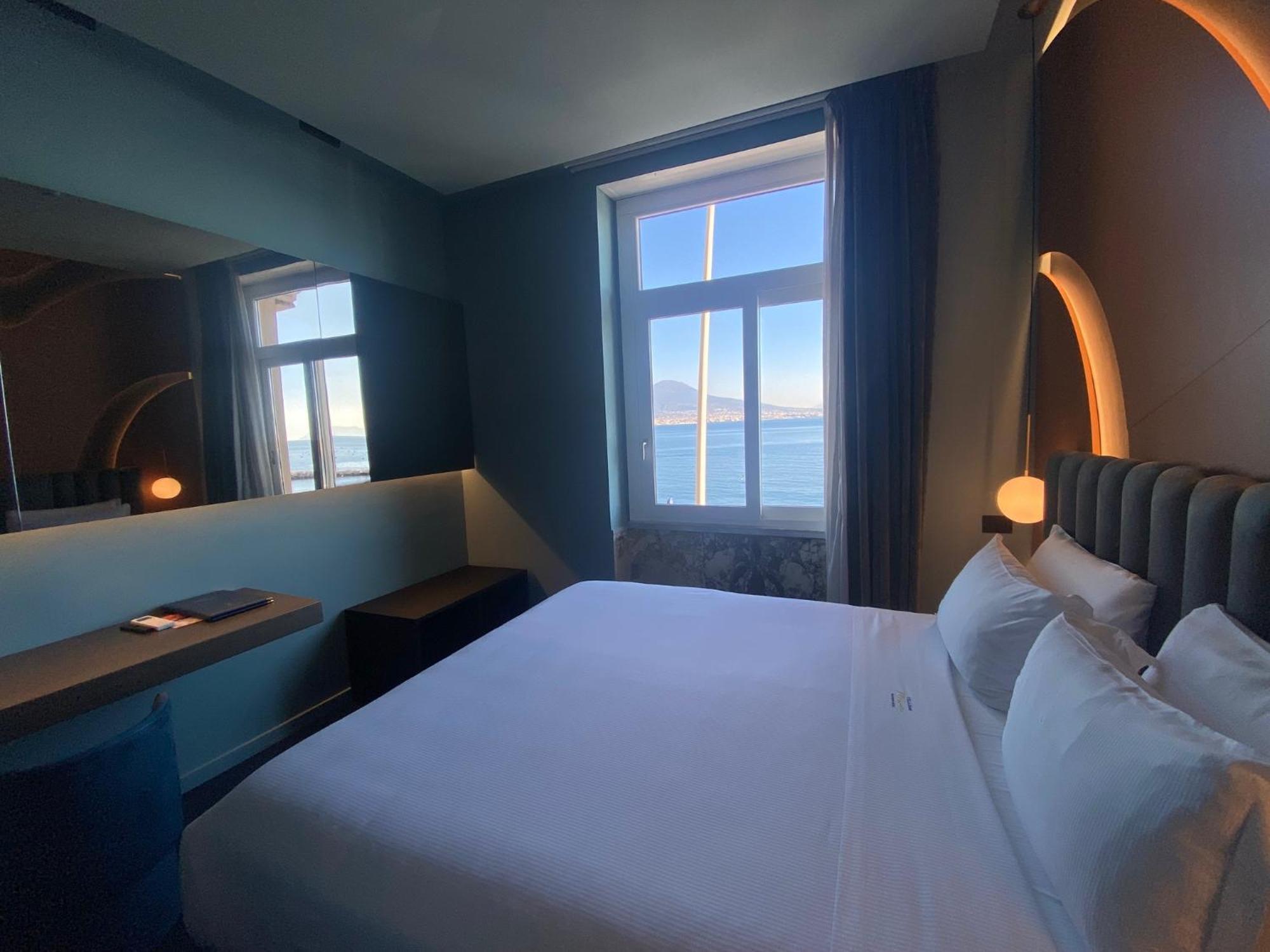 Deluxe Double Room Sea View,1528187083:JPEG