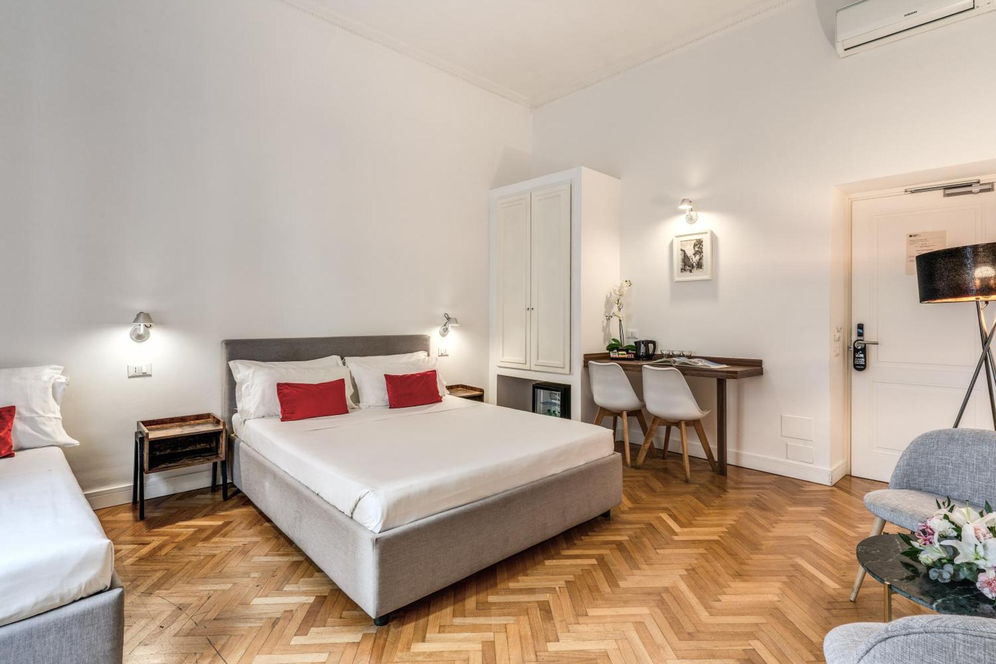 Deluxe Triple Room City View
