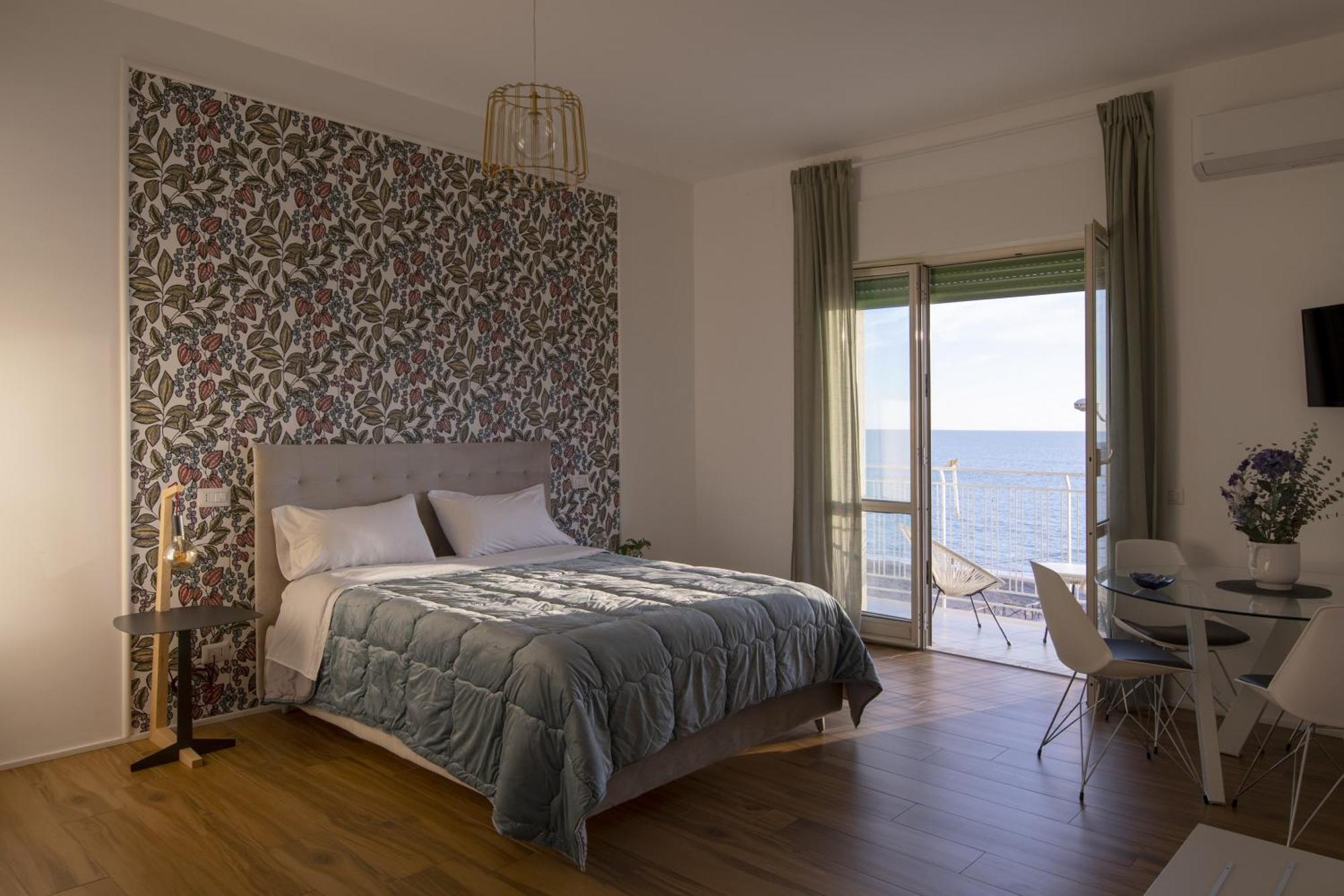 Studio Apartment Sea View,1522573567:JPEG