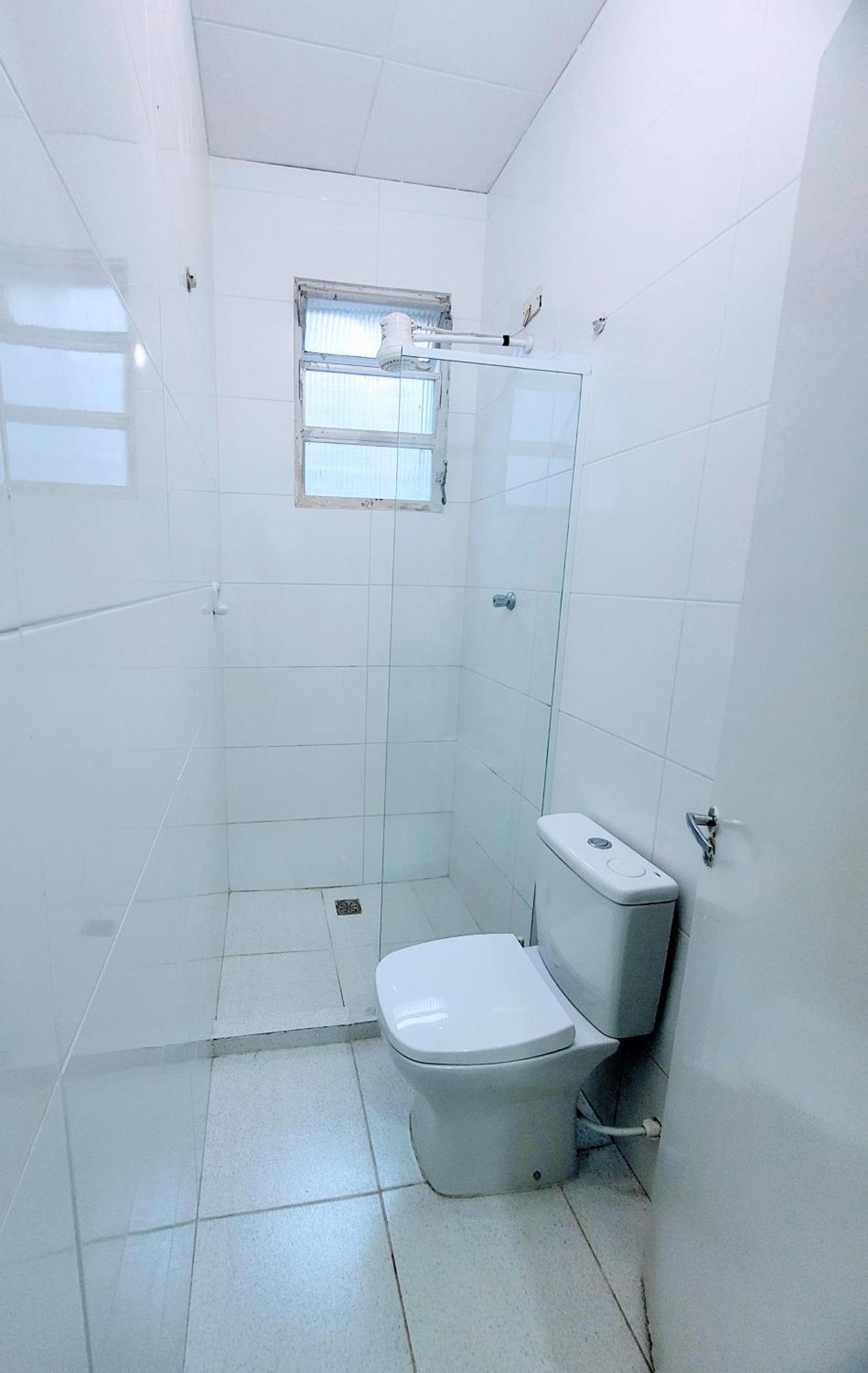 Quarto Quádruplo com Banheiro Privativo